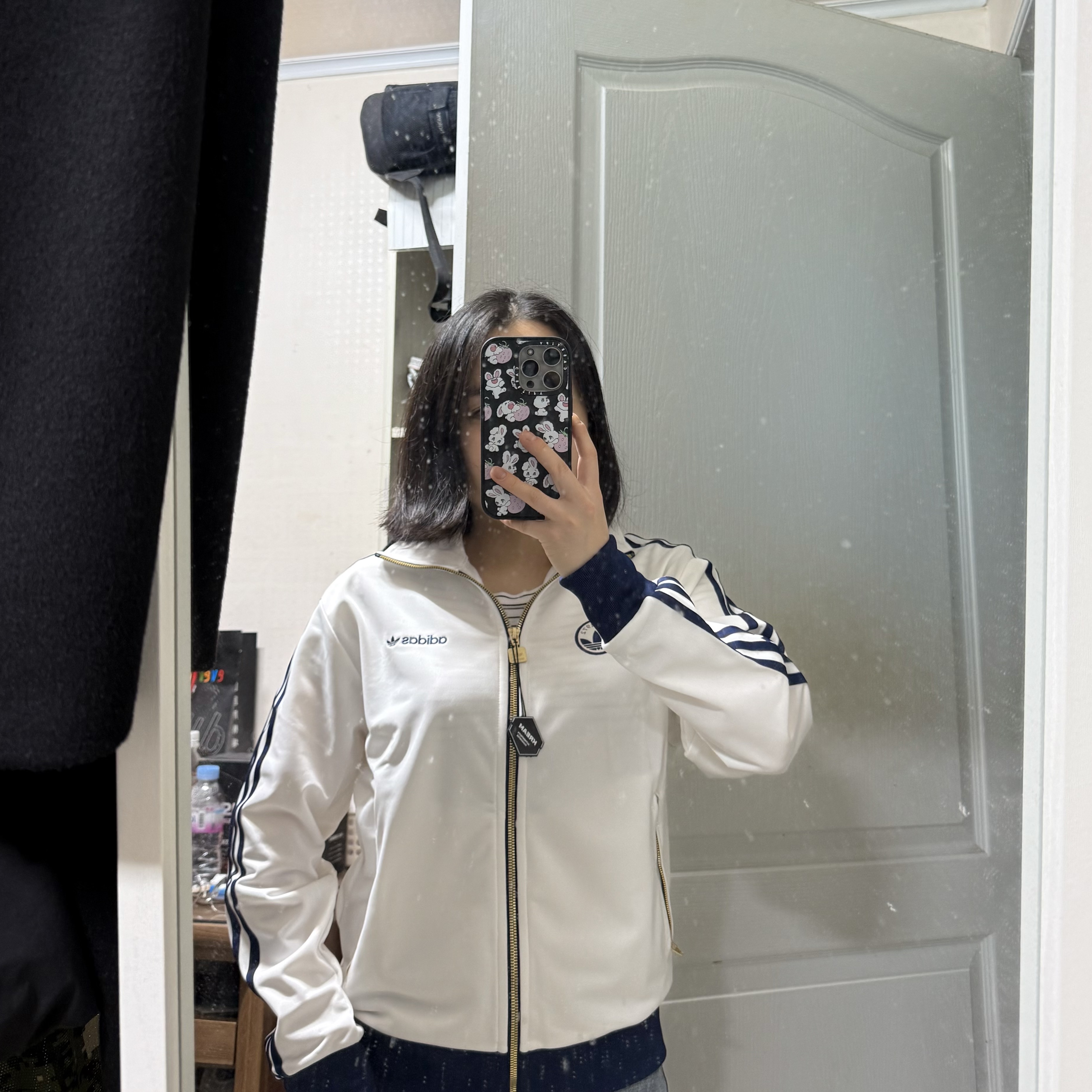 (W) Adidas Firebird Badge Track Top Cloud White - KR Sizing 착용 스타일