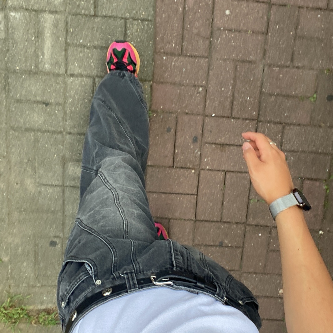 Asics x Andersson Bell Gel-Sonoma 15-50 Bright Rose Evergreen, Stussy SS Link Studded Belt Black 착용 스타일 - 3