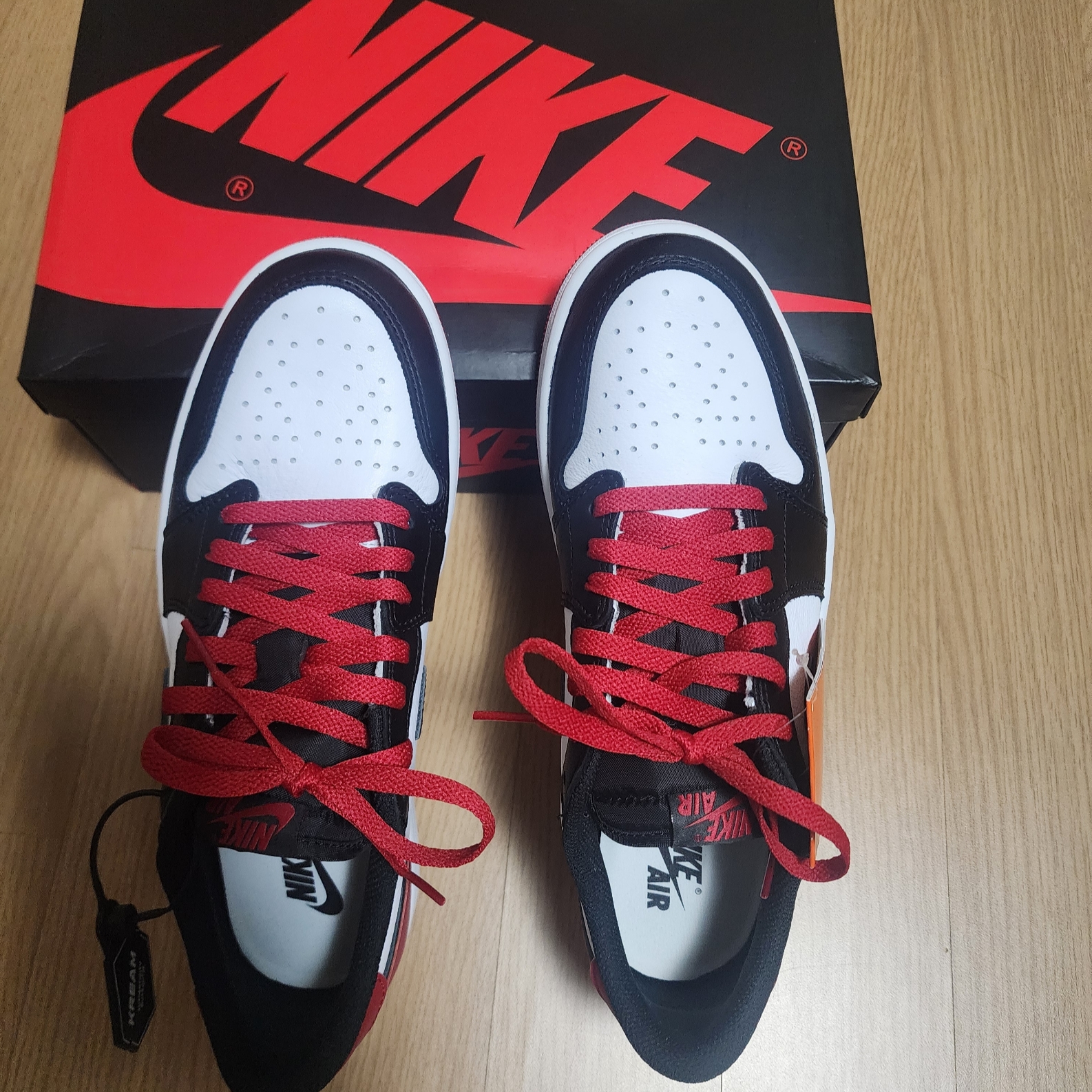 Jordan 1 Retro Low OG Black Toe 착용 스타일 - 2