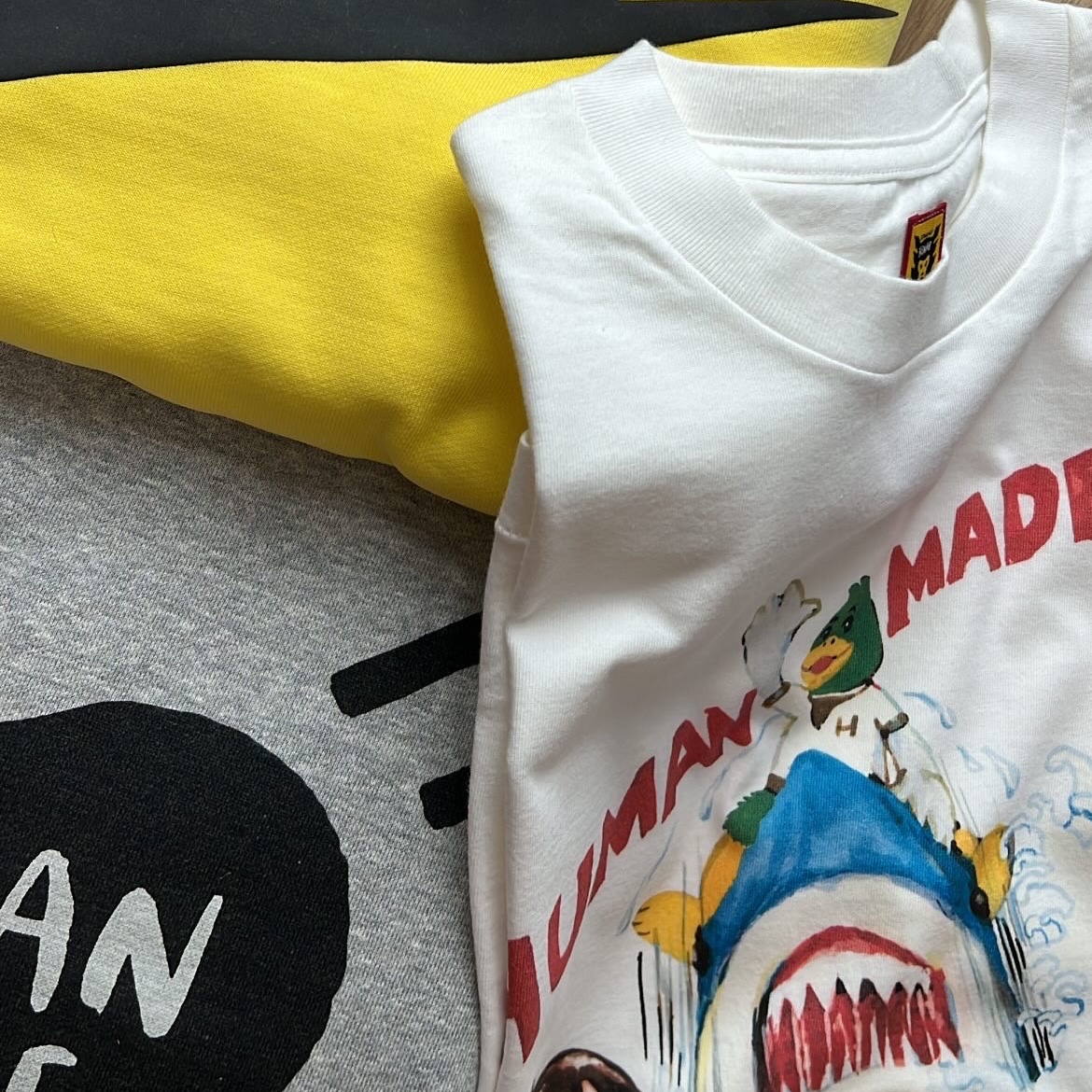 Nike x Nigo Fleece Crewneck Sweatshirt Speed Yellow (FV5941-735), Human Made Keiko Sootome T-Shirt #23 White 착용 스타일