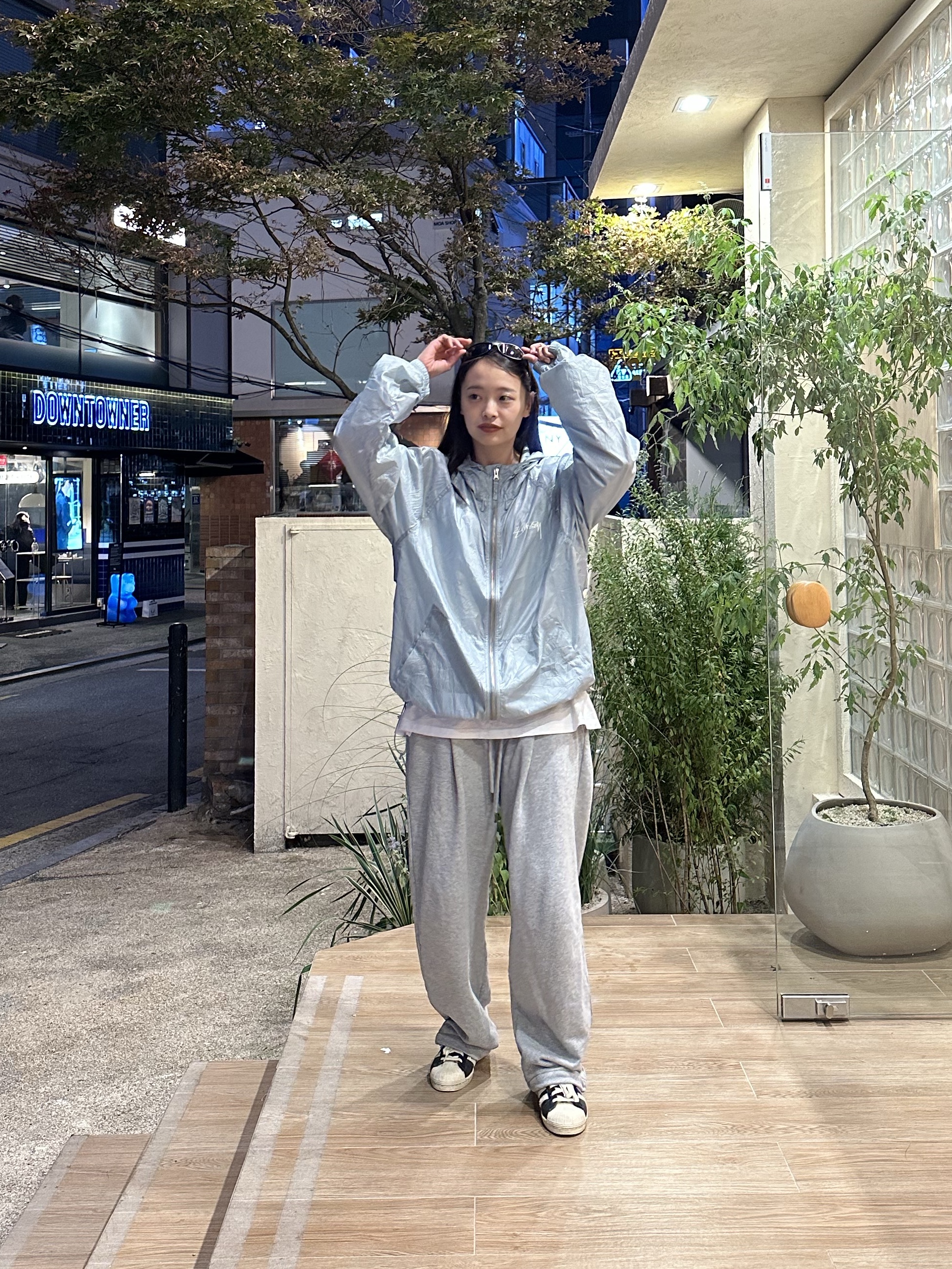 Stussy Beach Shell Wrinkled Nylon Jacket Slate, Adidas Superstar 82 Black White 착용 스타일 - 4