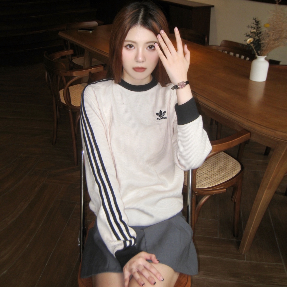 Adidas Adicolor Classic Waffle Crew Wonder White - US Sizing 착용 스타일