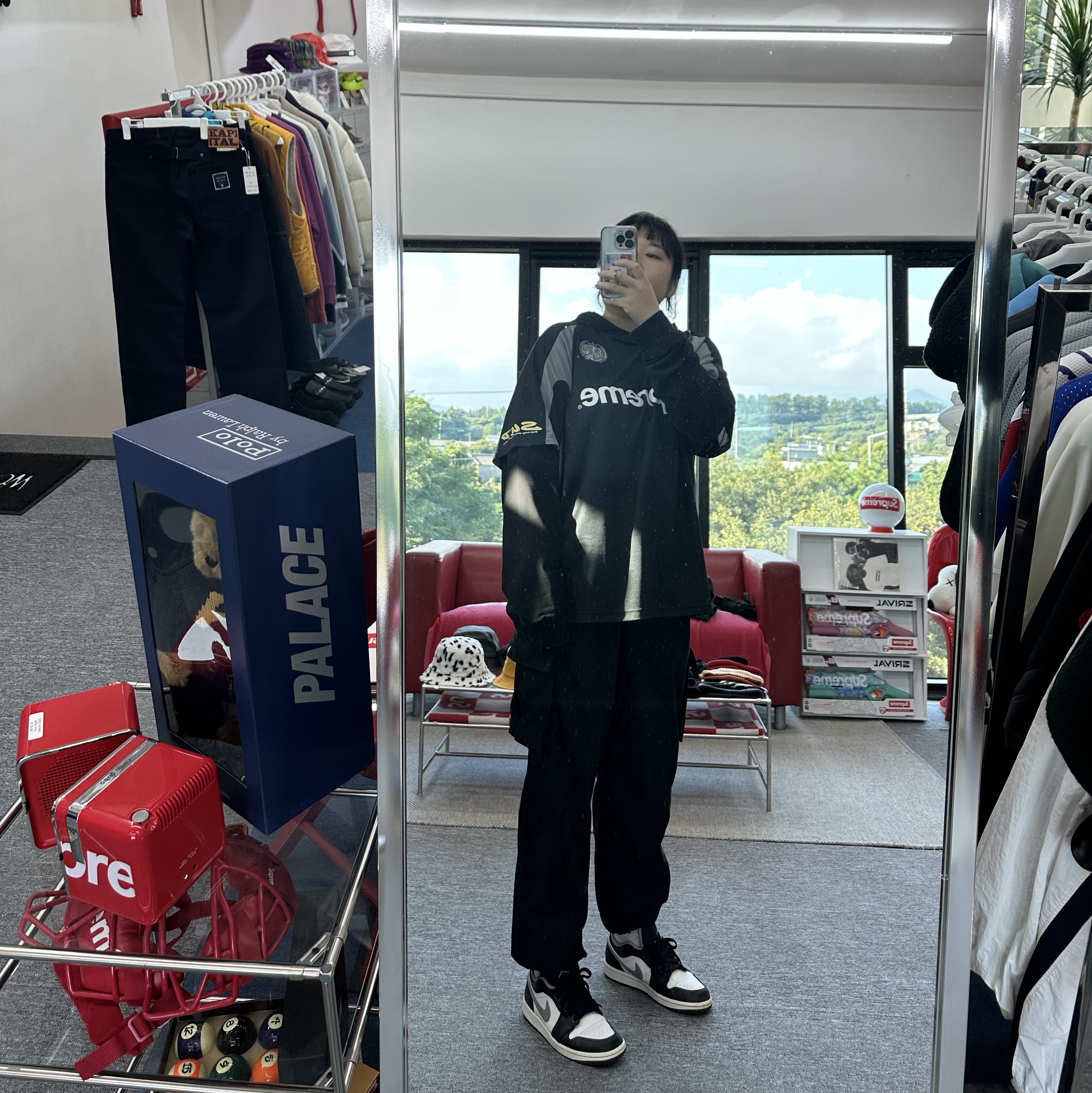 Supreme Hooded Soccer Jersey Black - 23FW, Jordan 1 Low Black Particle Grey 착용 스타일