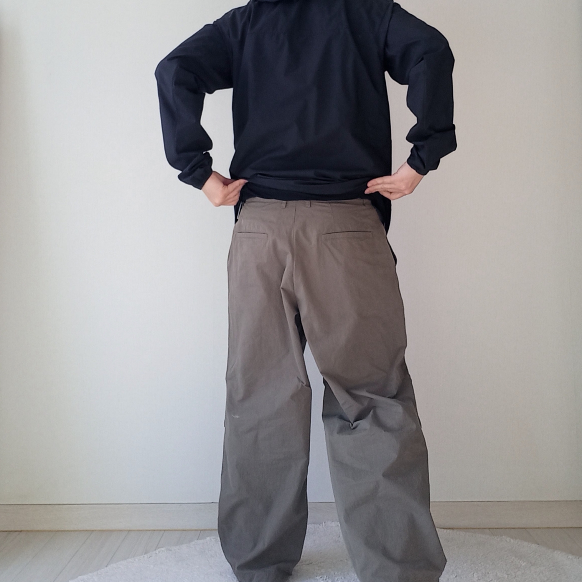 Arc'teryx Squamish Hoody Black, Arc'teryx Arc'word T-Shirt Black 착용 스타일 - 7
