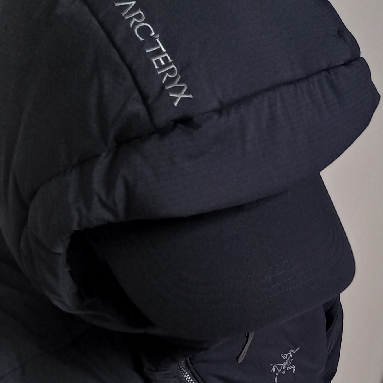 Arc'teryx Atom Heavyweight Hoody Black, Arc'teryx Small Bird Cap Black ์ฐฉ์ฉ ์คํ์ผ - 4