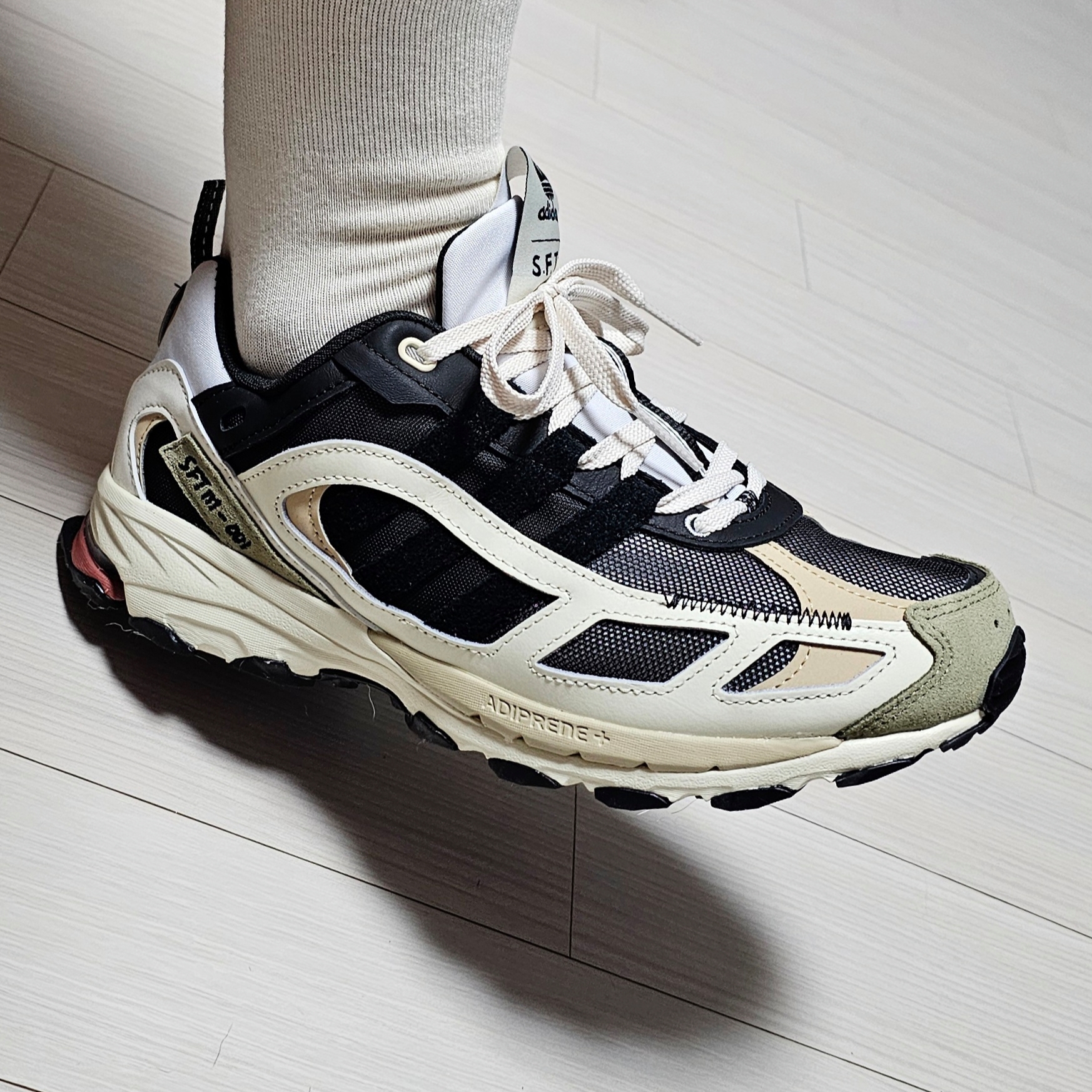 Adidas x Song for the Mute Shadowturf Core Black 착용 스타일 - 1