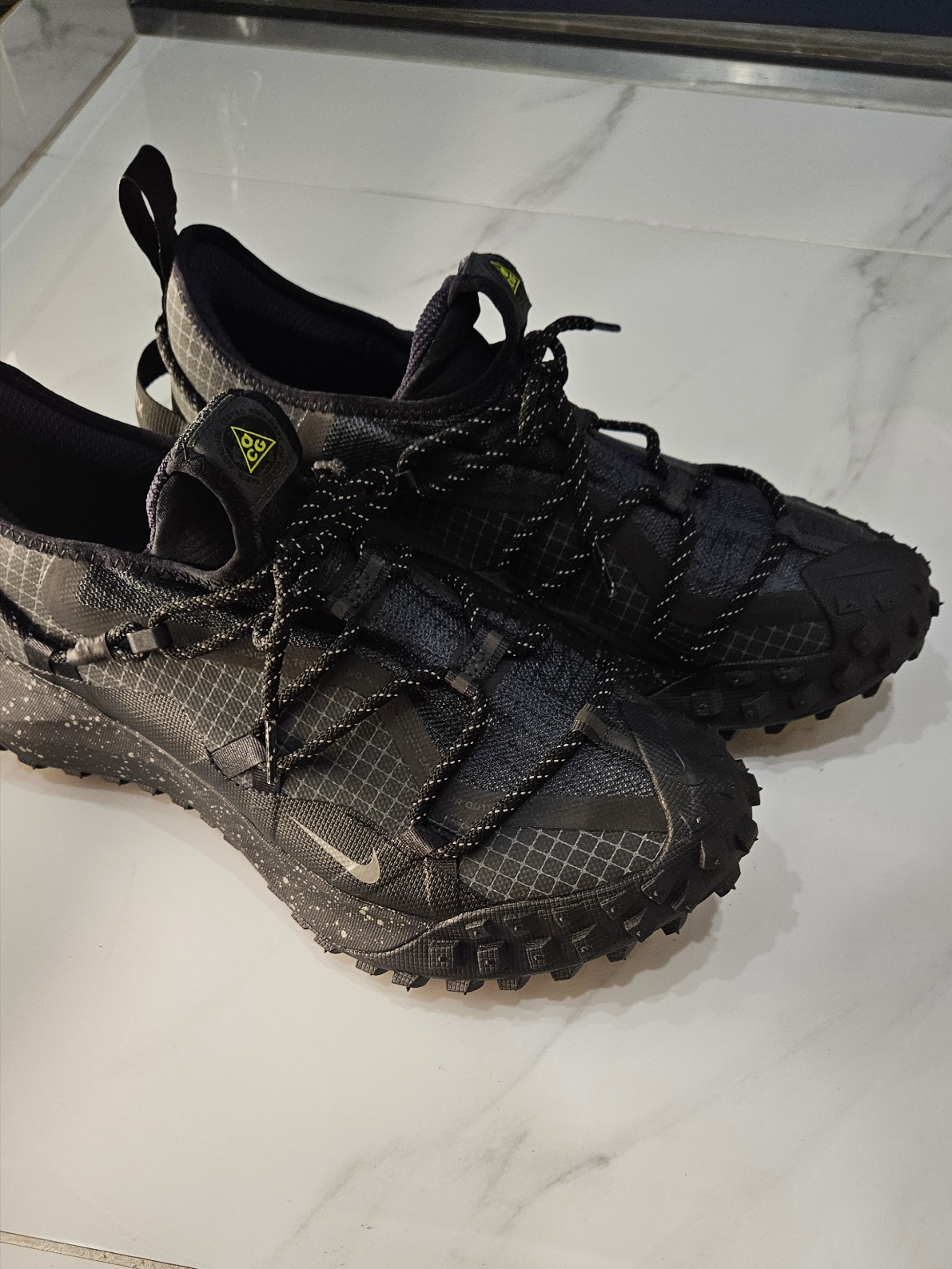 Nike ACG Mountain Fly Low Gore-Tex SE Dark Smoke Grey 착용 스타일