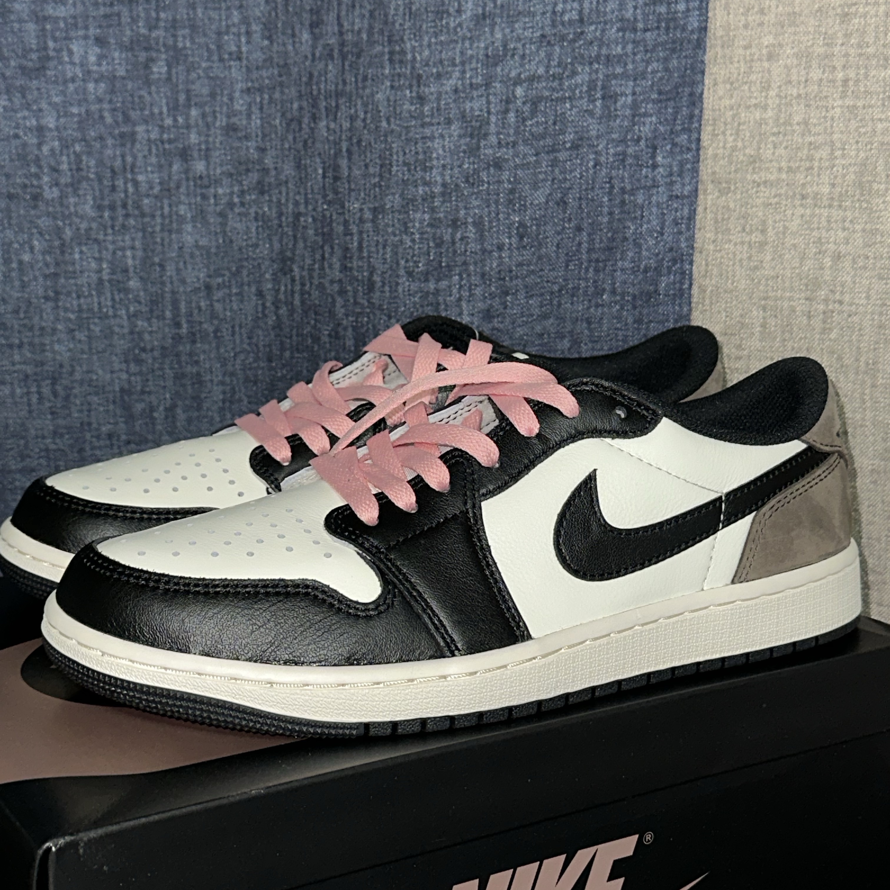Jordan 1 Retro Low OG Mocha 착용 스타일 - 3