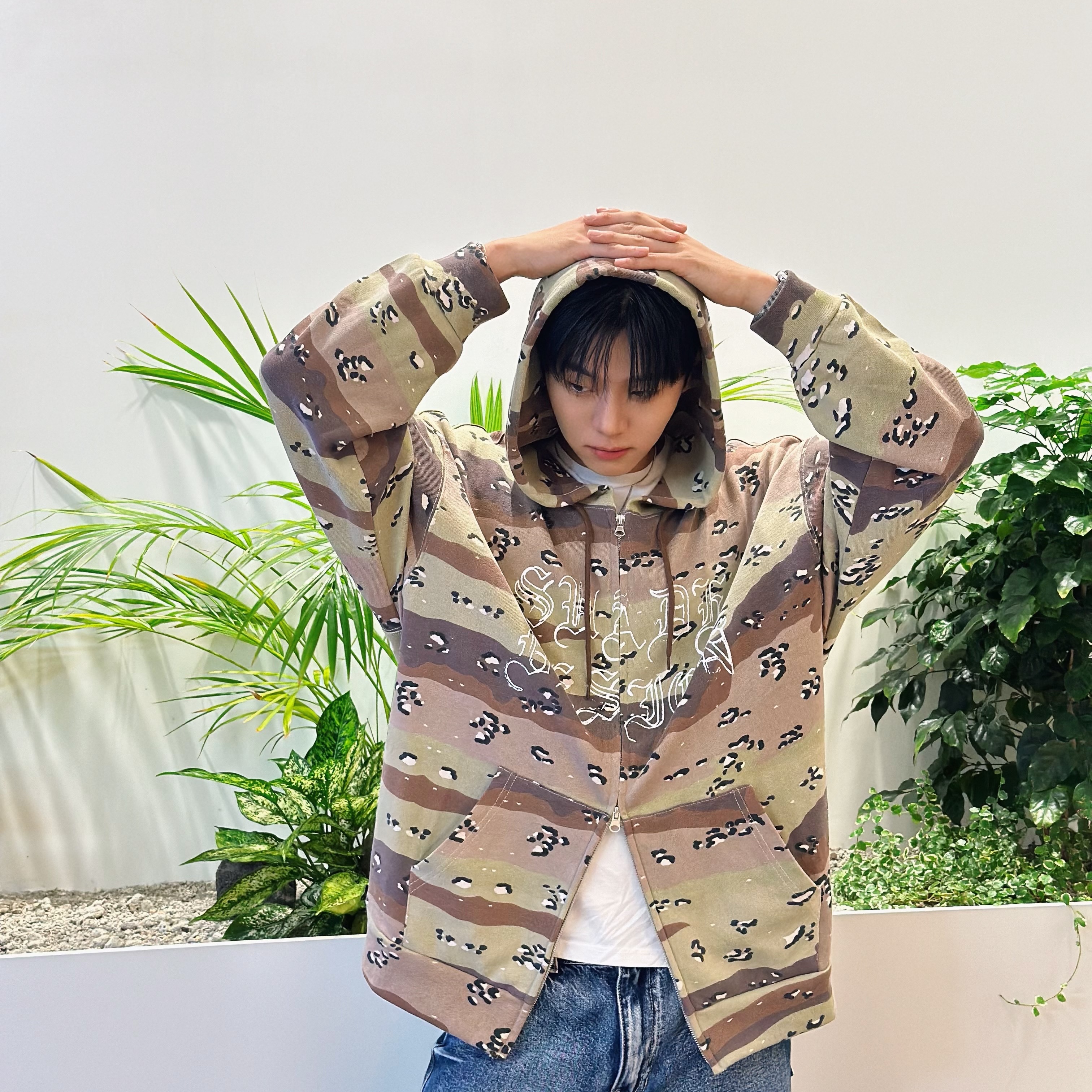 [KREAM 단독] Suade Camo Hood Zip Up Camo 착용 스타일 - 3
