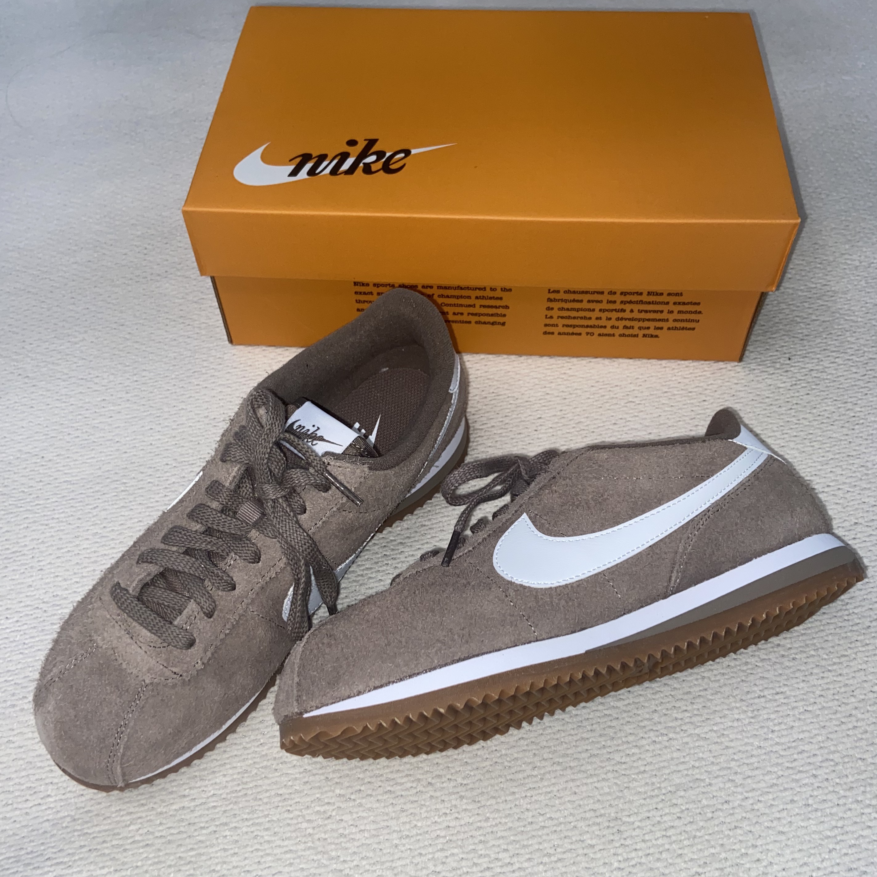 (W) Nike Cortez Vintage Mink Brown Gum Medium Brown 착용 스타일 - 2