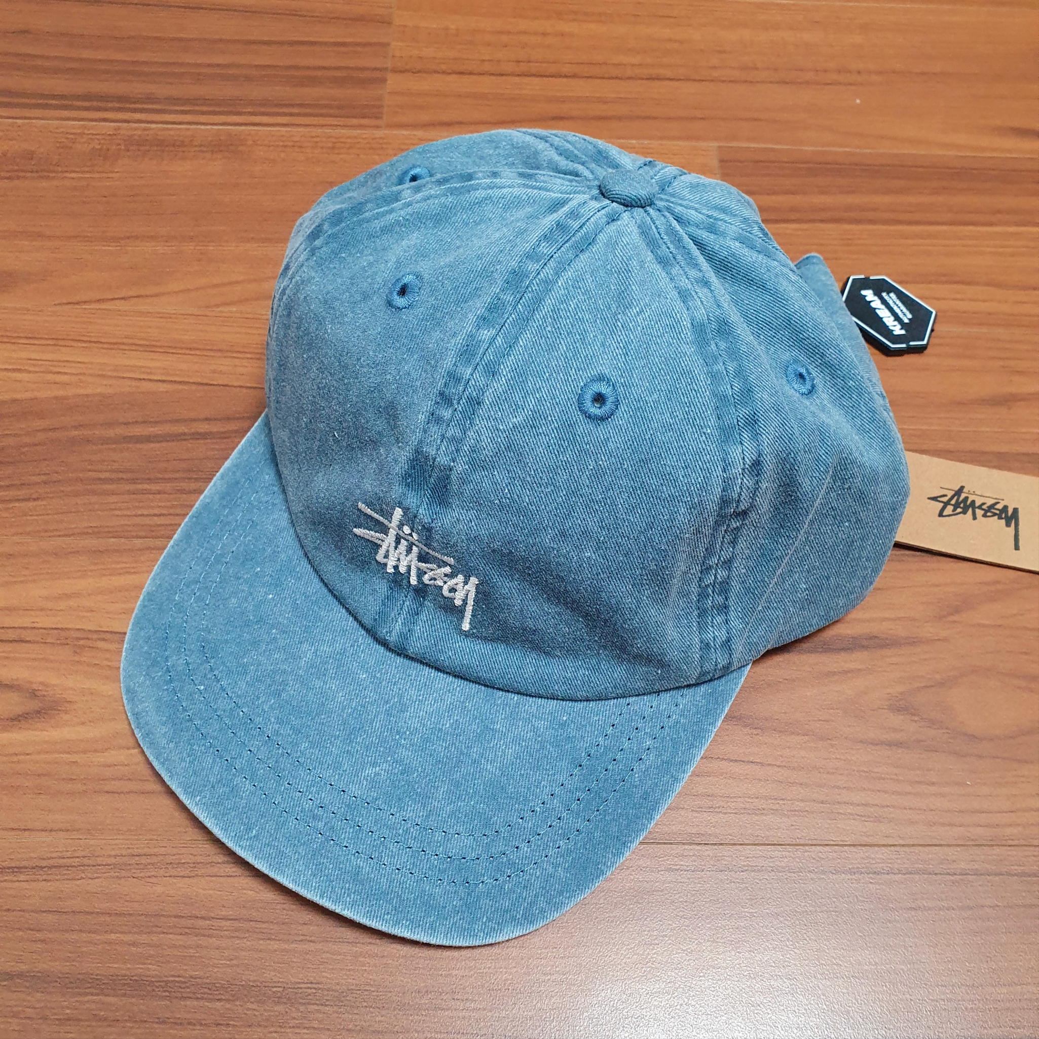 Stussy Low Pro Basic Washed Strapback Lagoon 착용 스타일