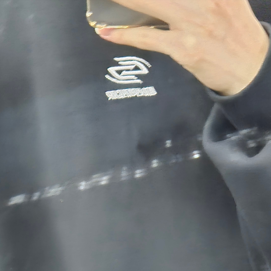 Undermycar Mu.12 Anti Fxxking Logo Play Oversized Bonded Hoodie Black 착용 스타일 - 2