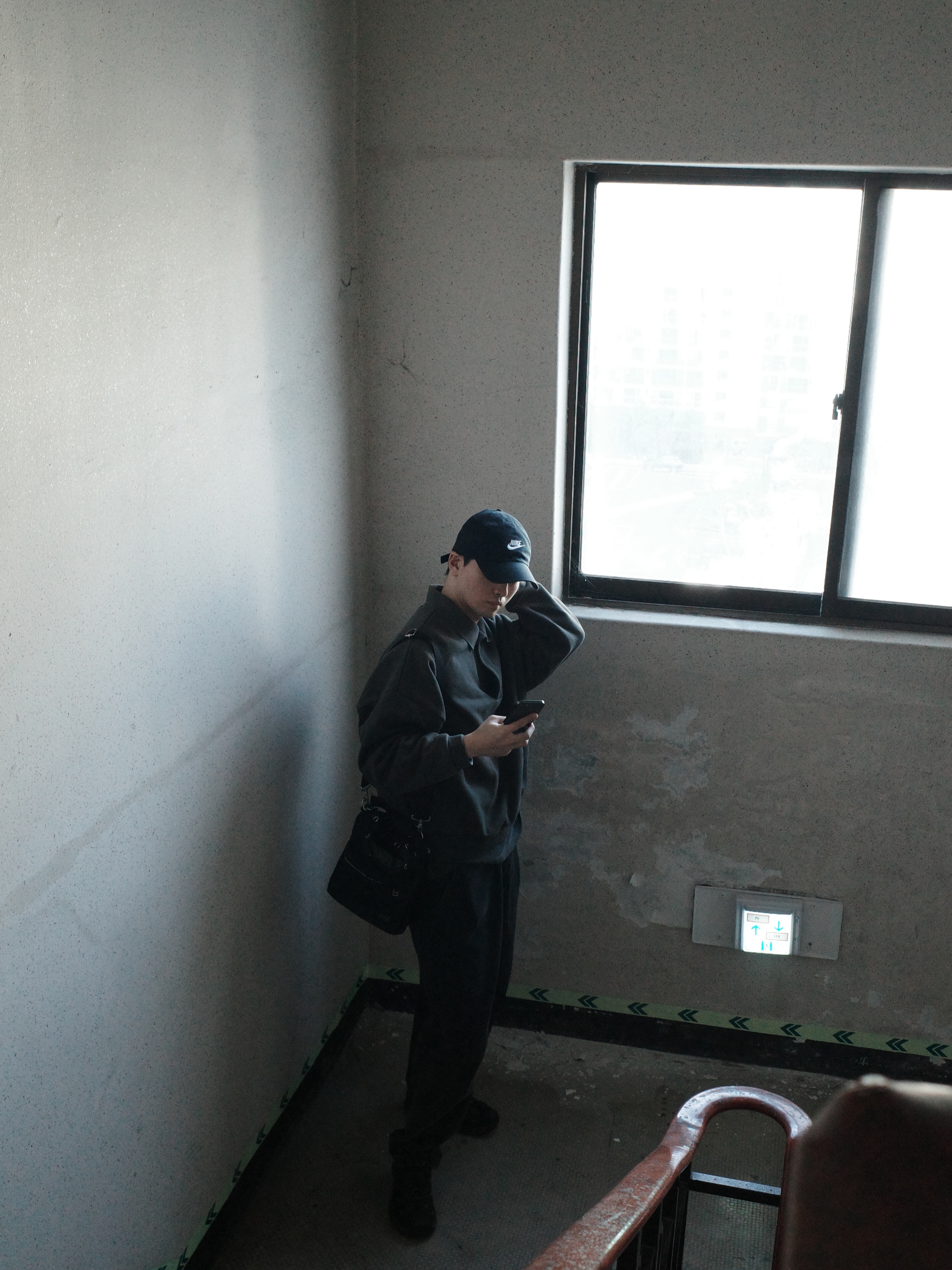 Essentials Longsleeve Polo Ink - 24SS, Nike Heritage 86 Futura Washed Cap Black White 착용 스타일 - 3