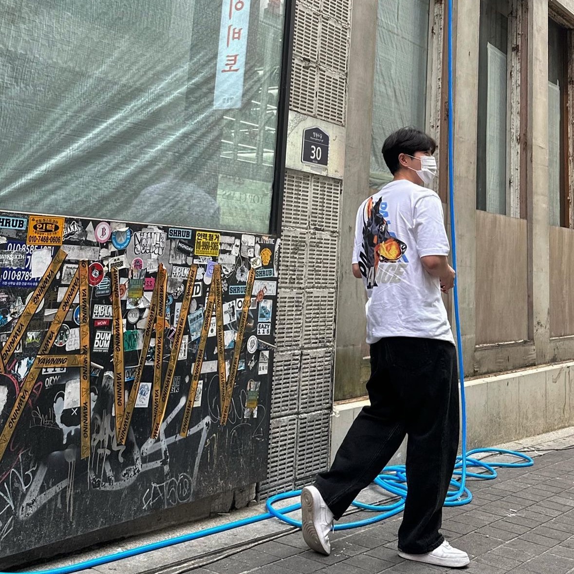 Palace P-3-K-9 T-Shirt White - 22SS 착용 스타일