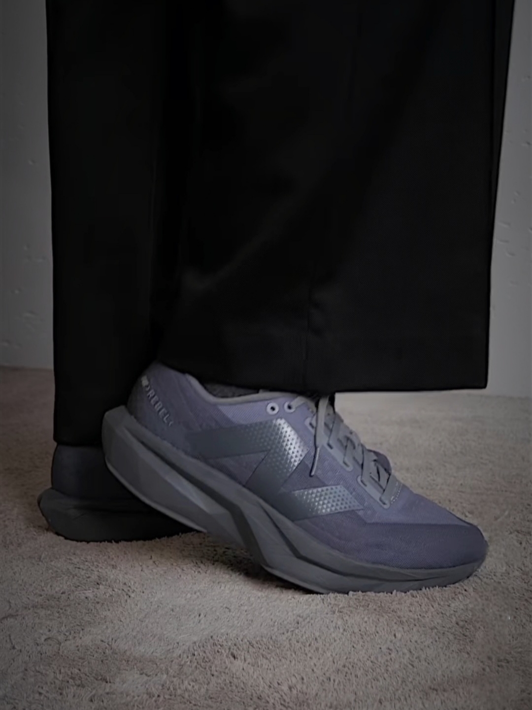New Balance x Tokyo Design Studio FuelCell Rebel v4 Vintage Indigo - D Standard, New Balance Fuelcell Rebel v4 Ultra Pink Black - 2E Wide 착용 스타일