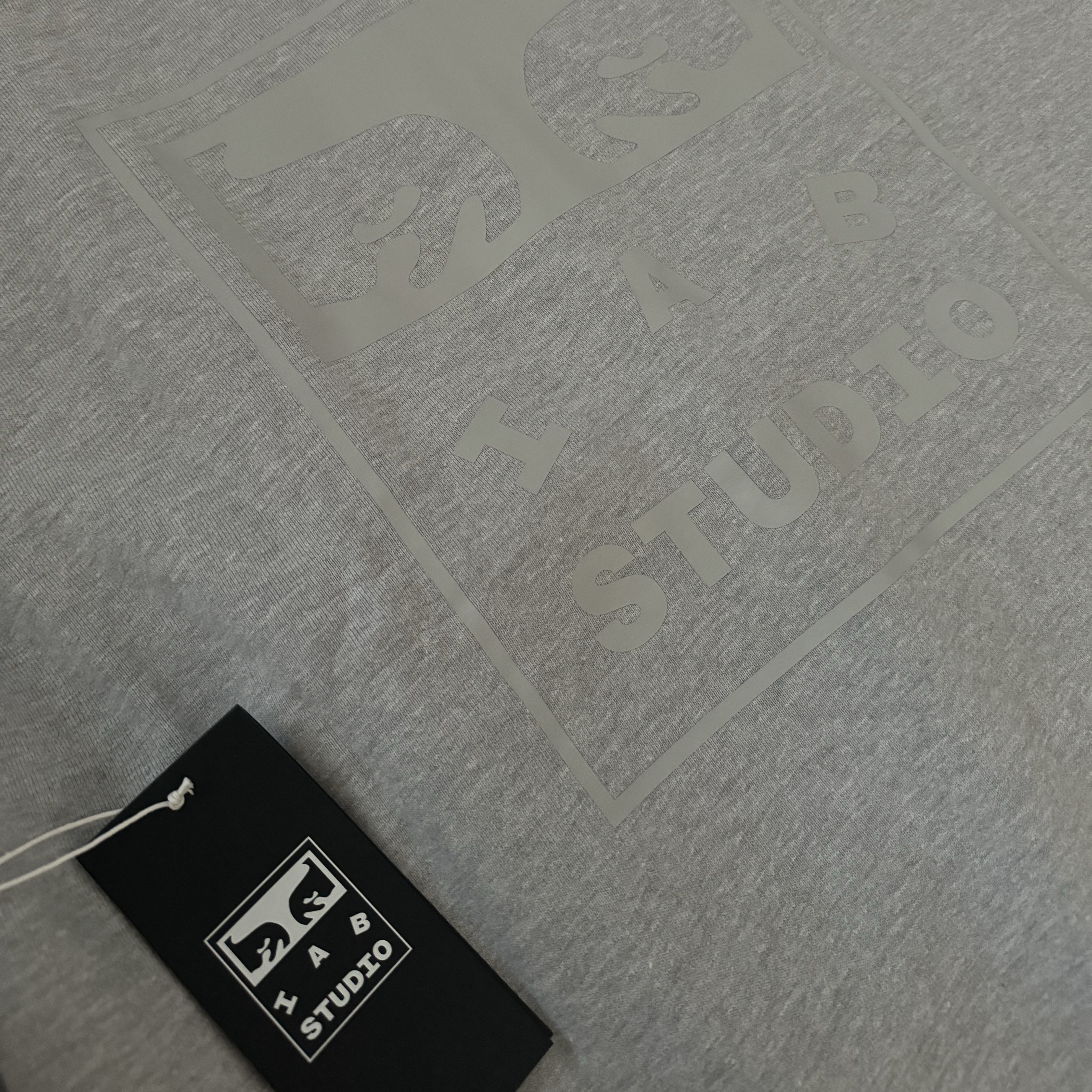IAB Studio x Obey Icon Extra Heavy Zip Hoodie Grey Heather 착용 스타일 - 1