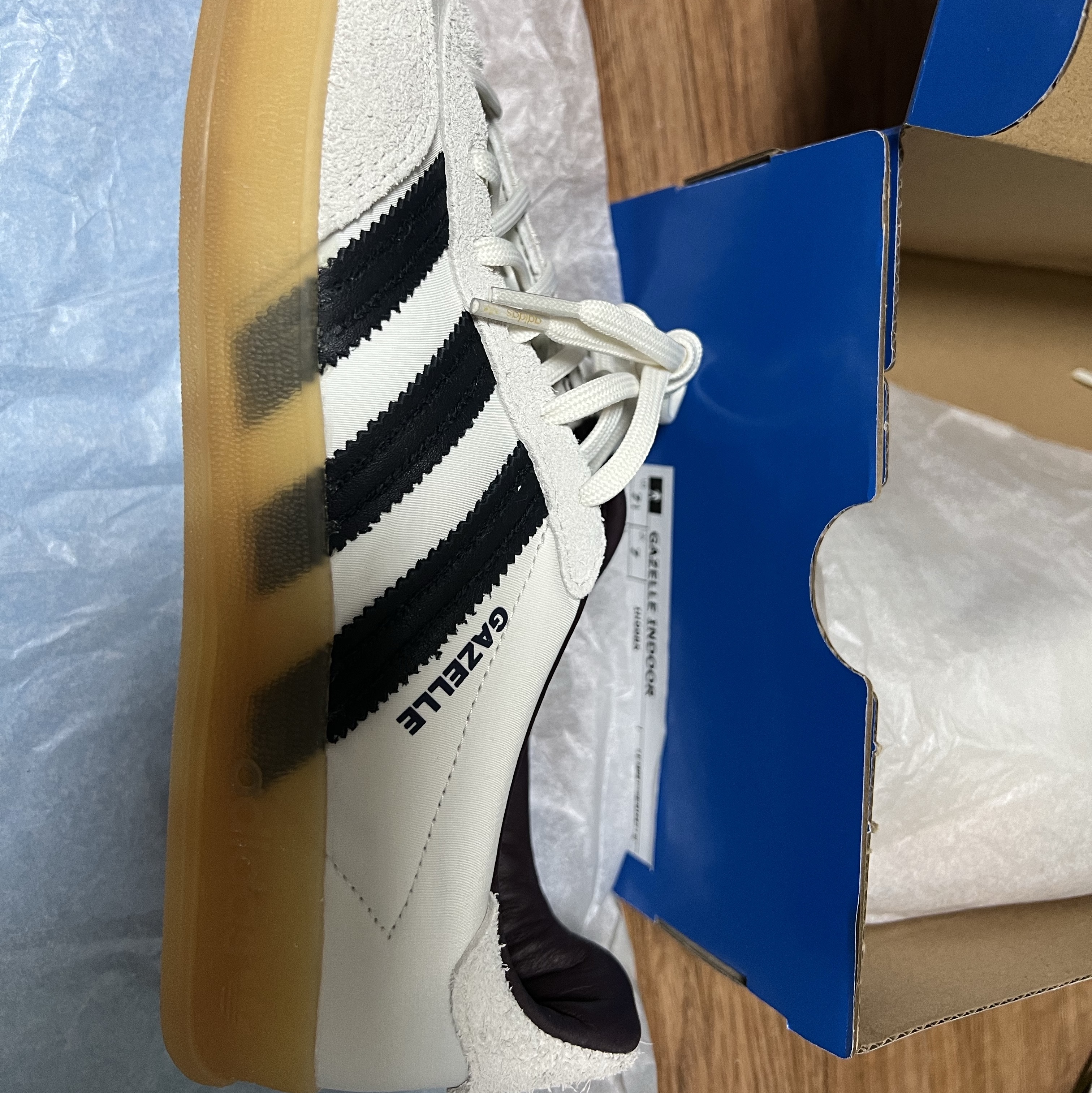 Adidas x Hikari Shibata Gazelle Indoor Core White Night Grey 착용 스타일