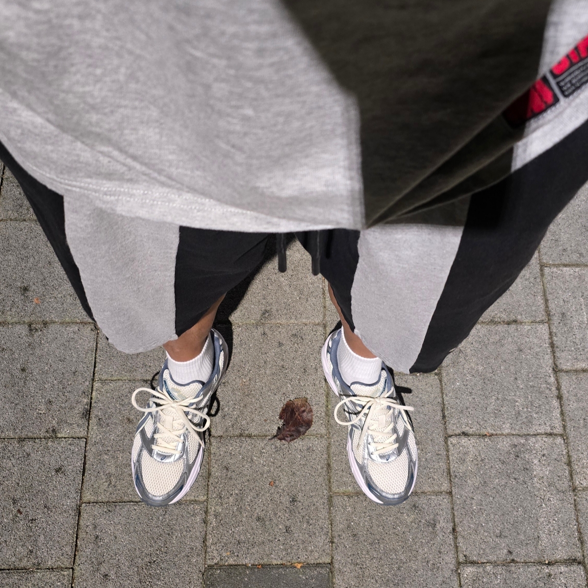 Asics Gel-1130 Cream Ironclad 착용 스타일