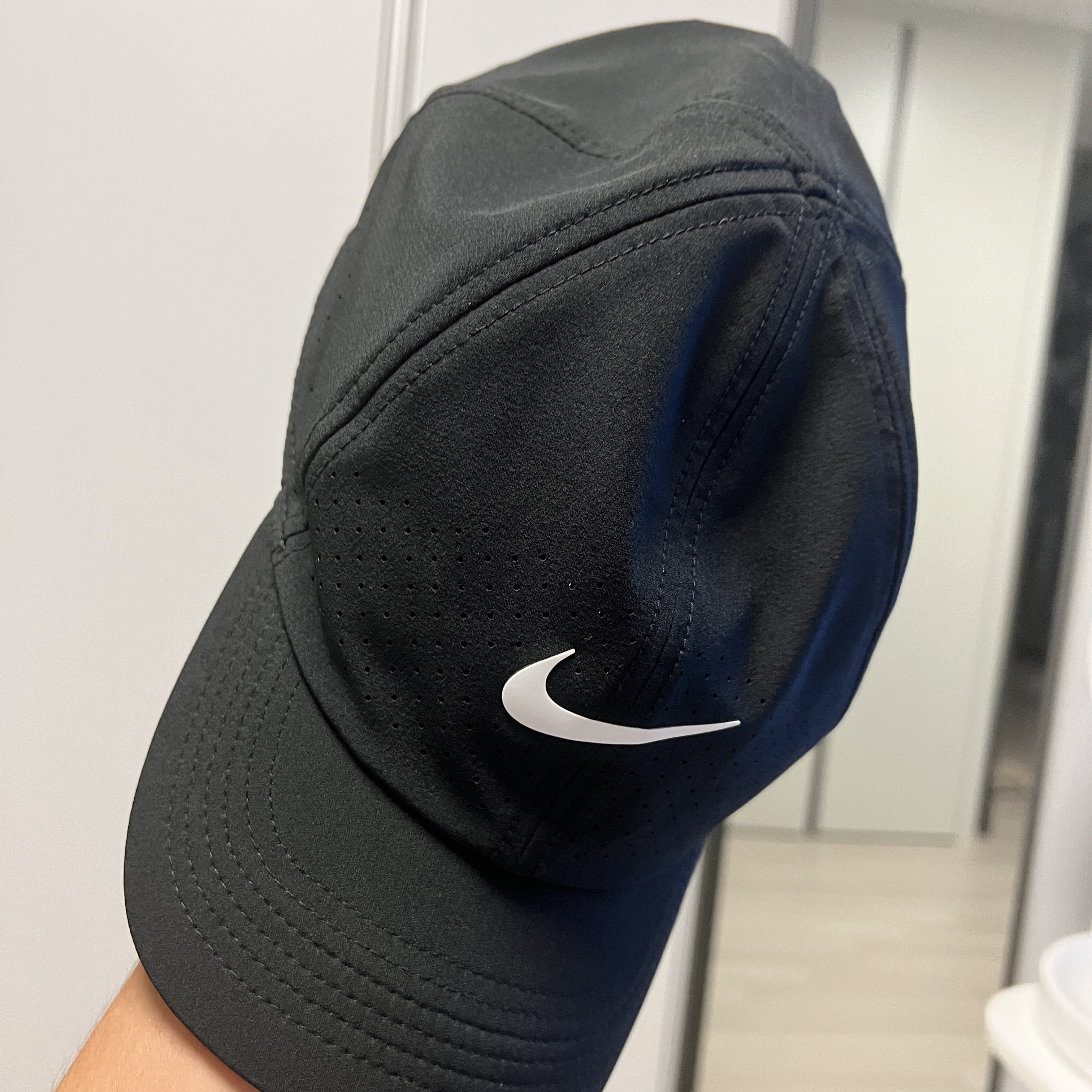 Nike Dri-Fit ADV Club Unstructured Tennis Cap Black 착용 스타일