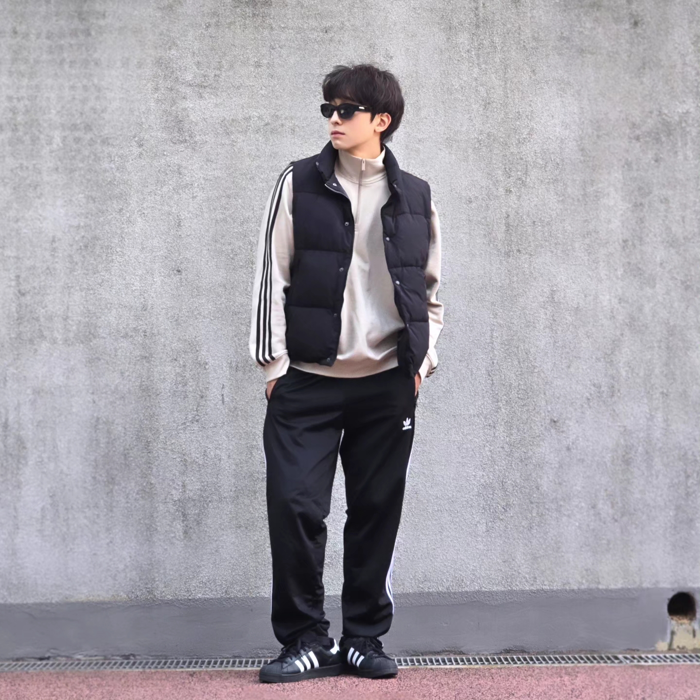 Adidas Adicolor Classic 3-Stripes Half-Zip Sweatshirt Black White - KR Sizing, Adidas Adicolor Classic 3-Stripes Half-Zip Sweatshirt Black White - US Sizing 착용 스타일 - 5