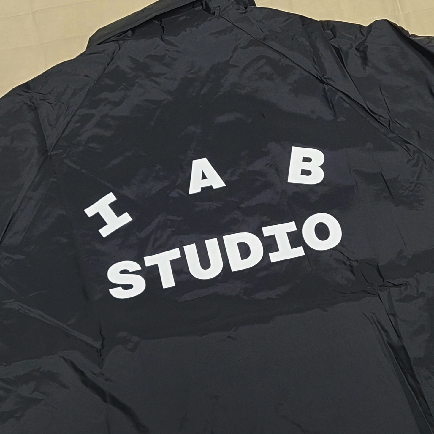 IAB Studio Coach Jacket Black 착용 스타일 - 1