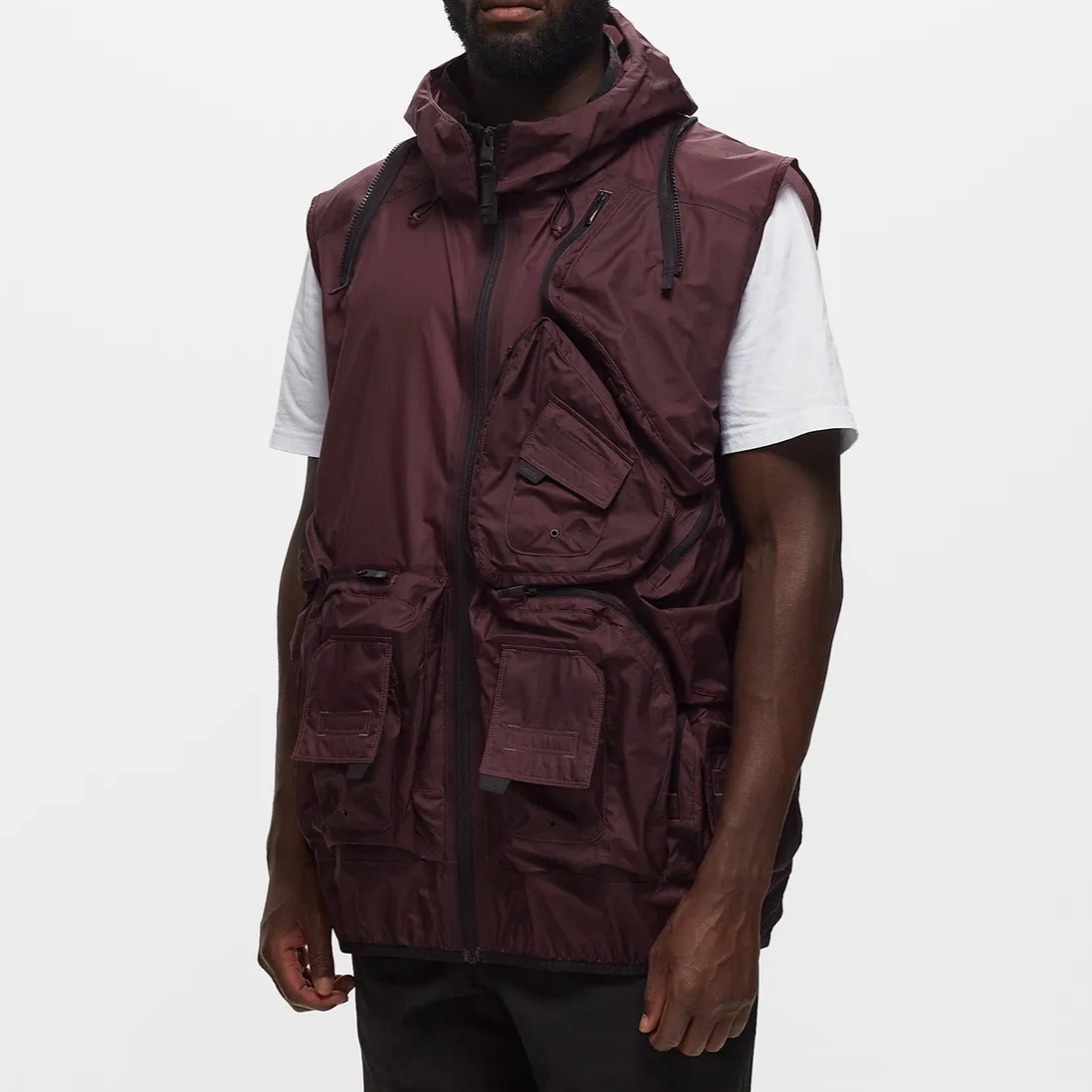 Nike x Drake Nocta NRG LR Track Jacket Dark Wine (DR2618-646), Nike x Drake Nocta NRG LR Track Jacket Black (DR2618-010) 착용 스타일