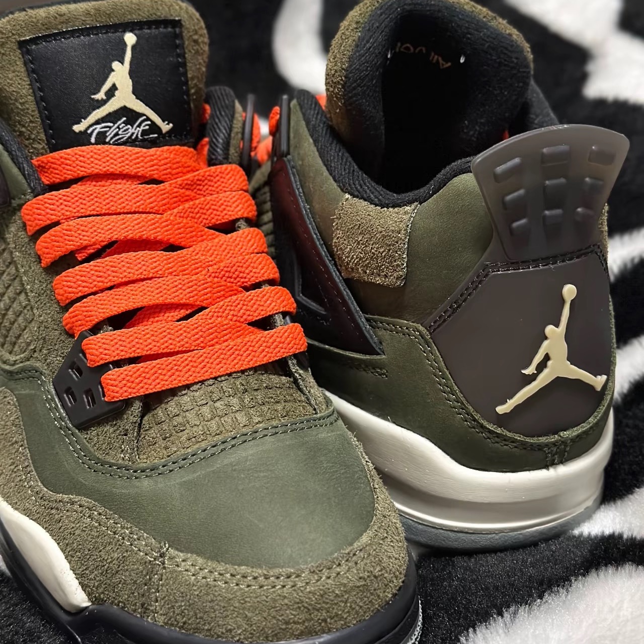 Jordan 4 Retro SE Craft Medium Olive 착용 스타일