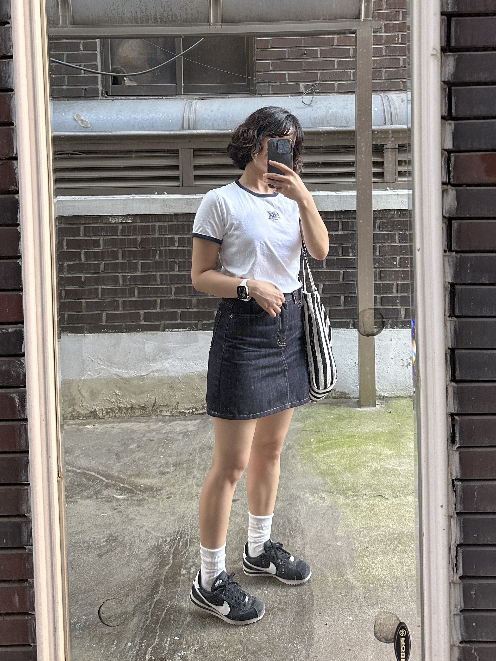 (W) Nike Cortez Black and White 착용 스타일