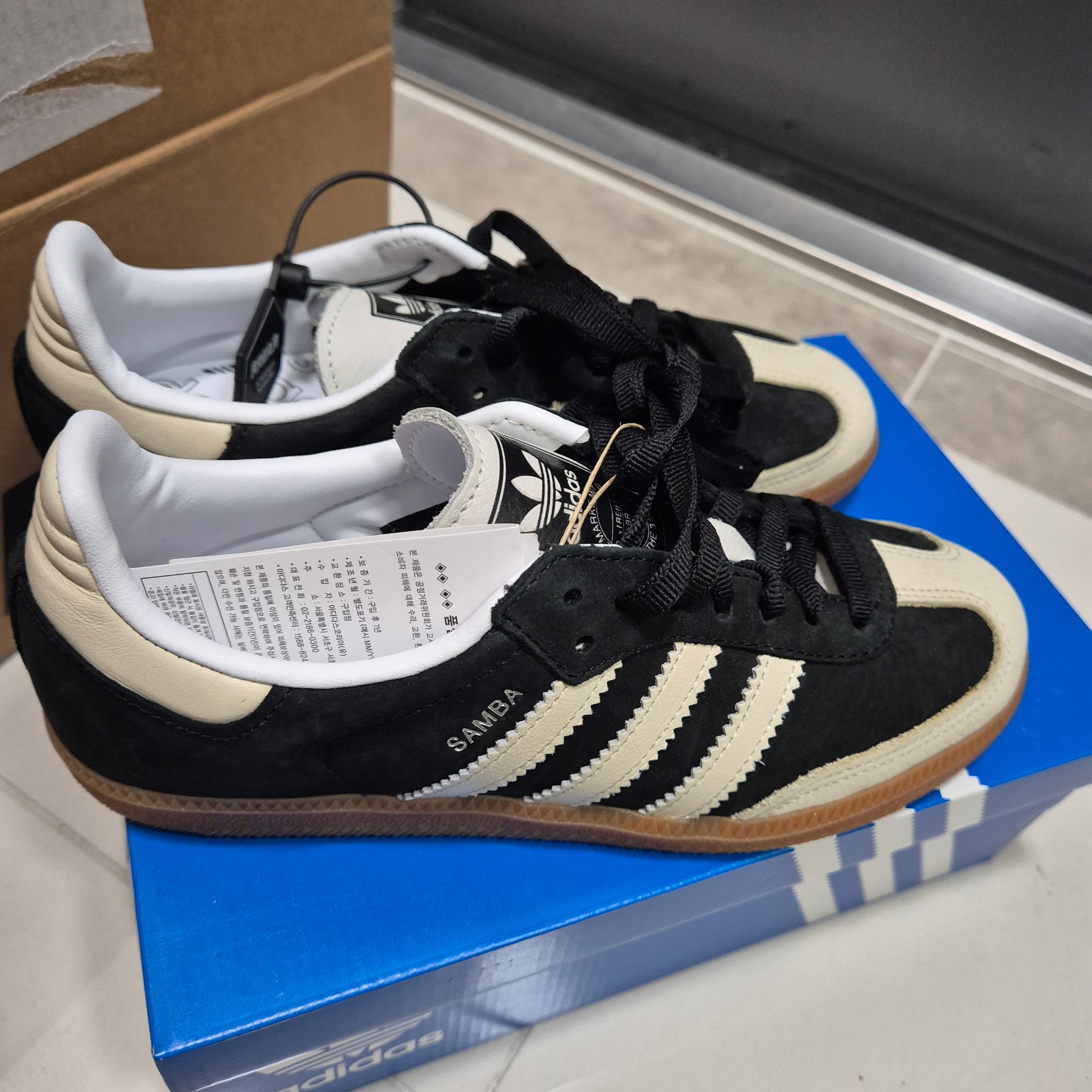 (W) Adidas Samba OG Core Black Wonder White 착용 스타일
