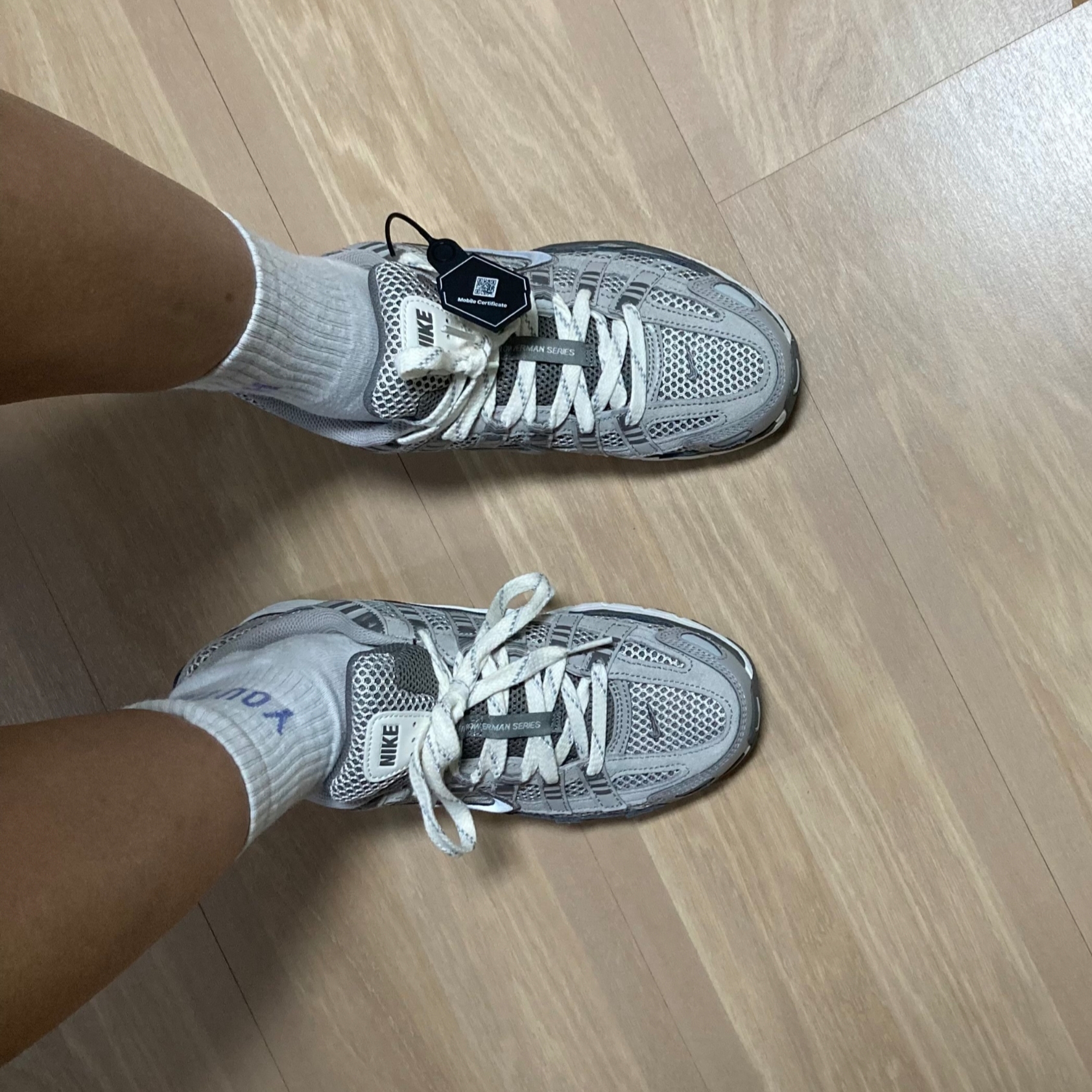 Nike P-6000 PRM Light Iron Ore 착용 스타일