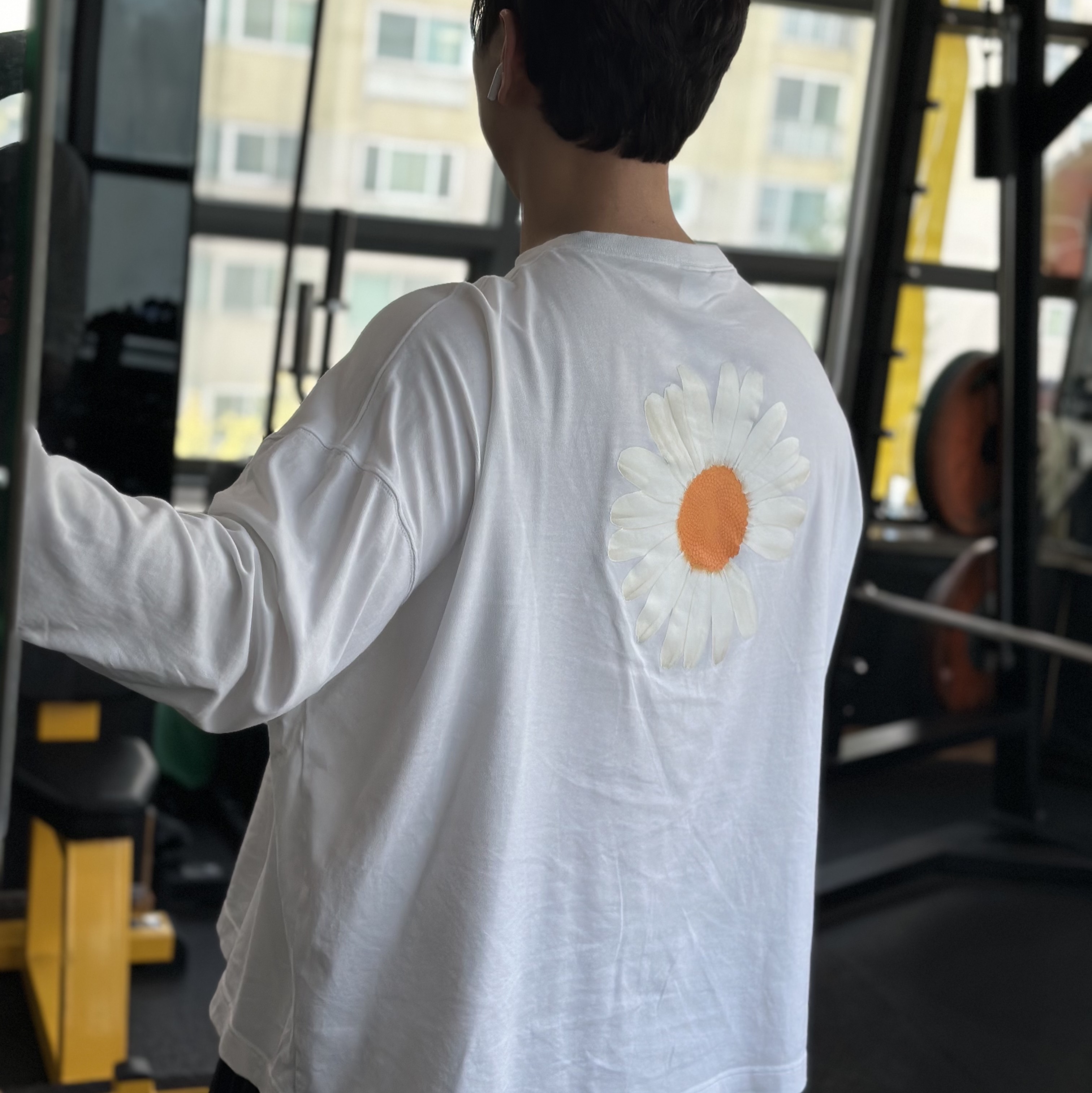 Undermycar Mu.16 Anti Fxxking Logo Play Oversized One Tuck Sweat Shorts Black, Nike x Peaceminusone LS T-Shirt White (DR0098-100) 착용 스타일 - 3