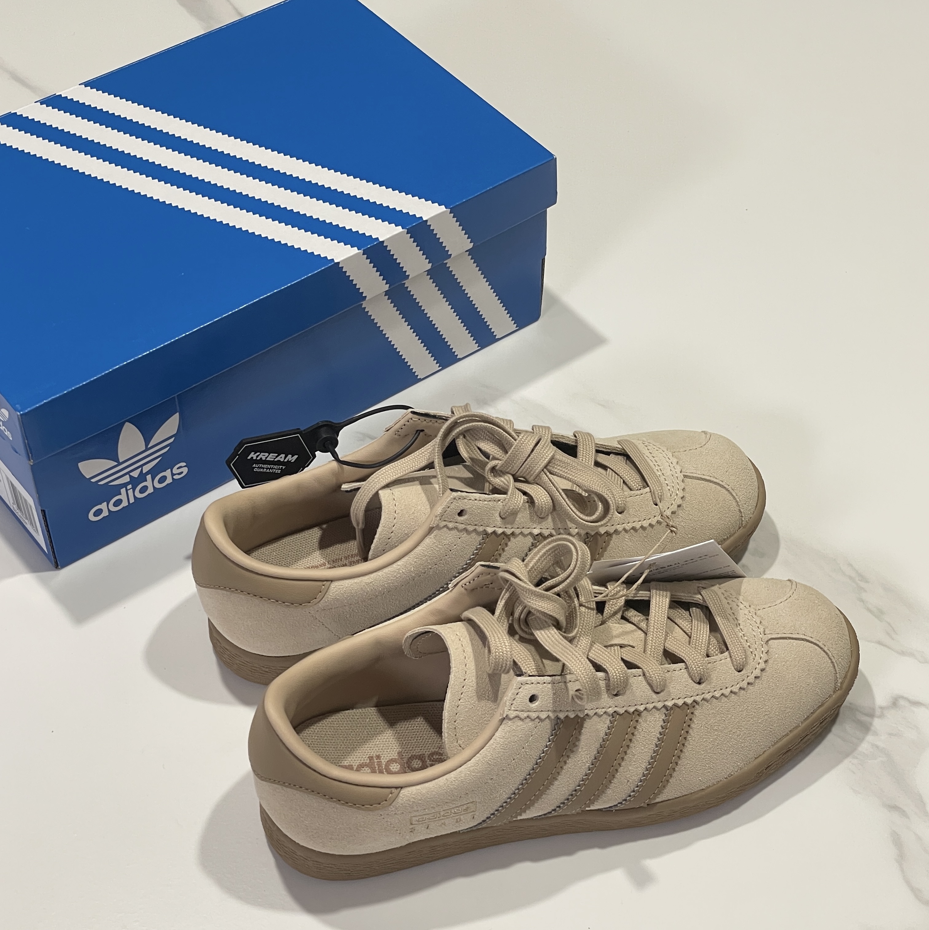 Adidas Stadt Magic Beige 착용 스타일