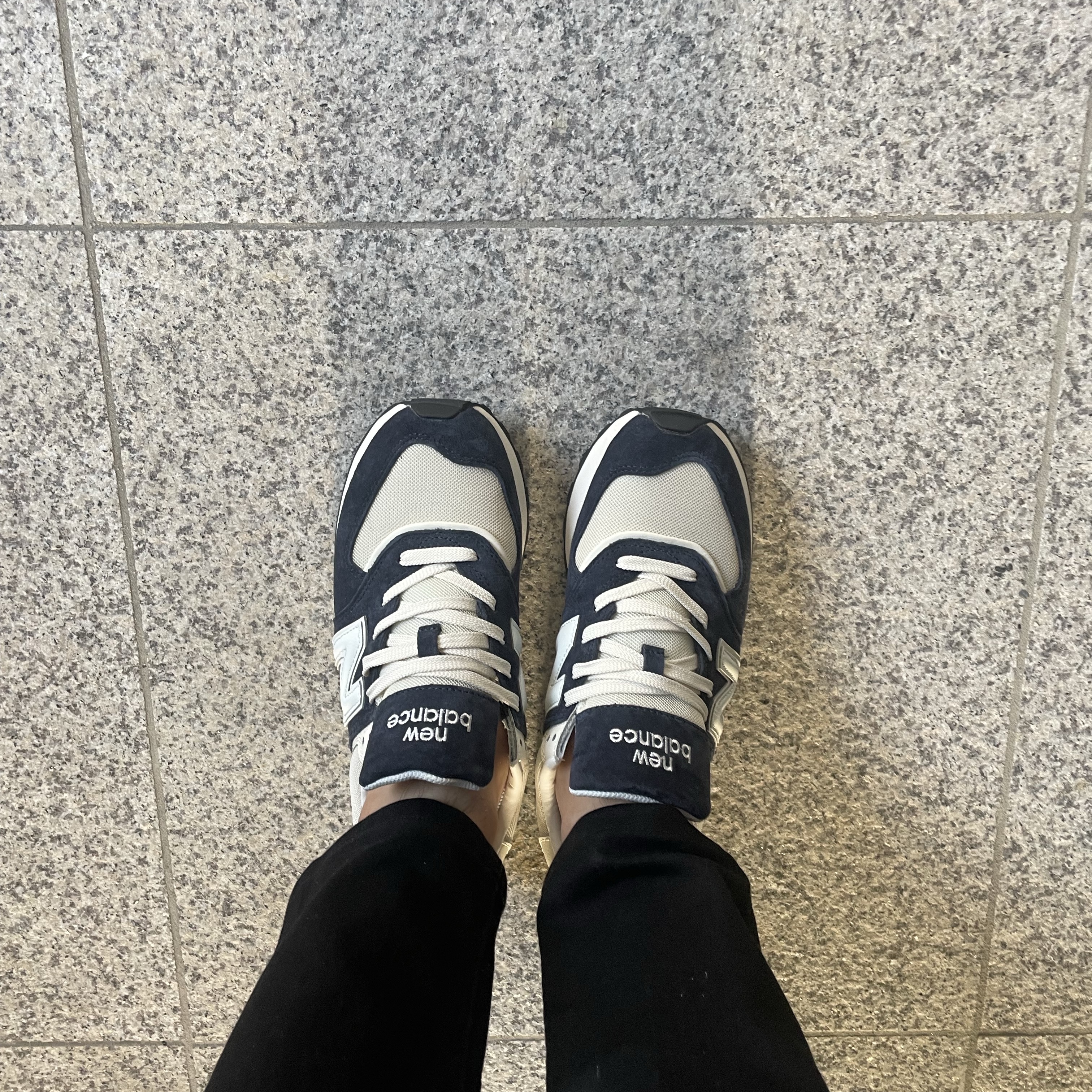New Balance 574 Legacy Navy Blue 착용 스타일