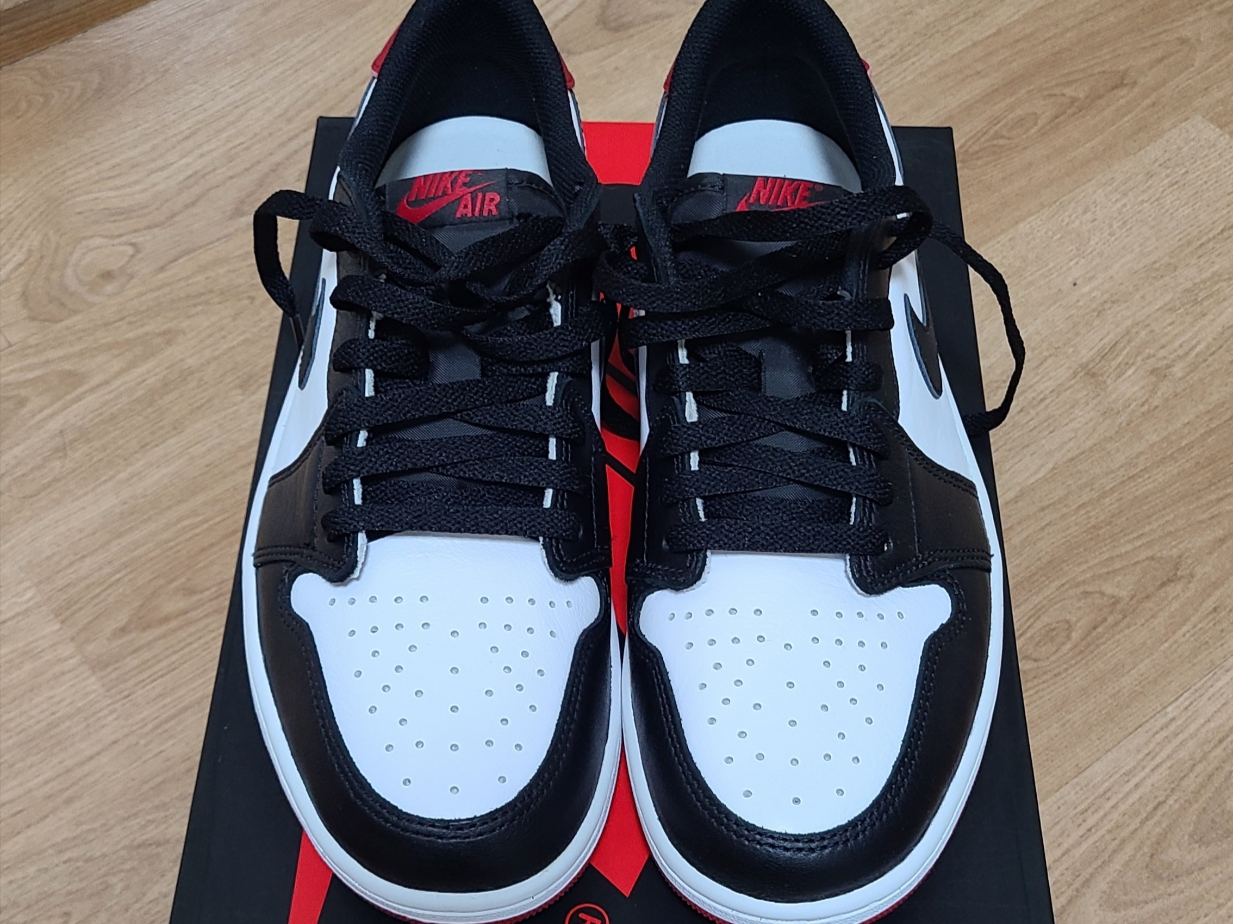 Jordan 1 Retro Low OG Black Toe 착용 스타일 - 1