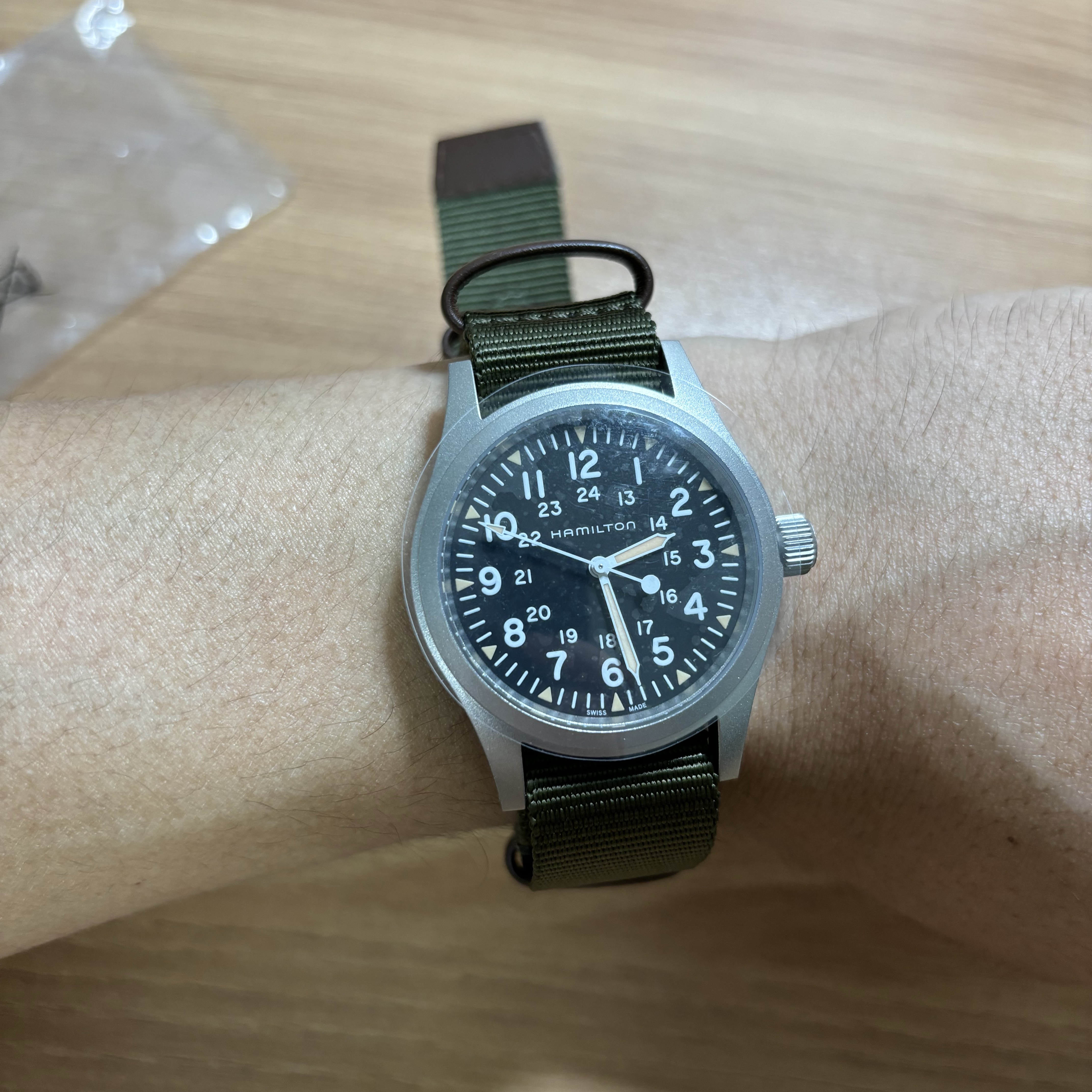 Hamilton Khaki Field Mechanical 38mm Nato Strap Green Black 착용 스타일 - 2
