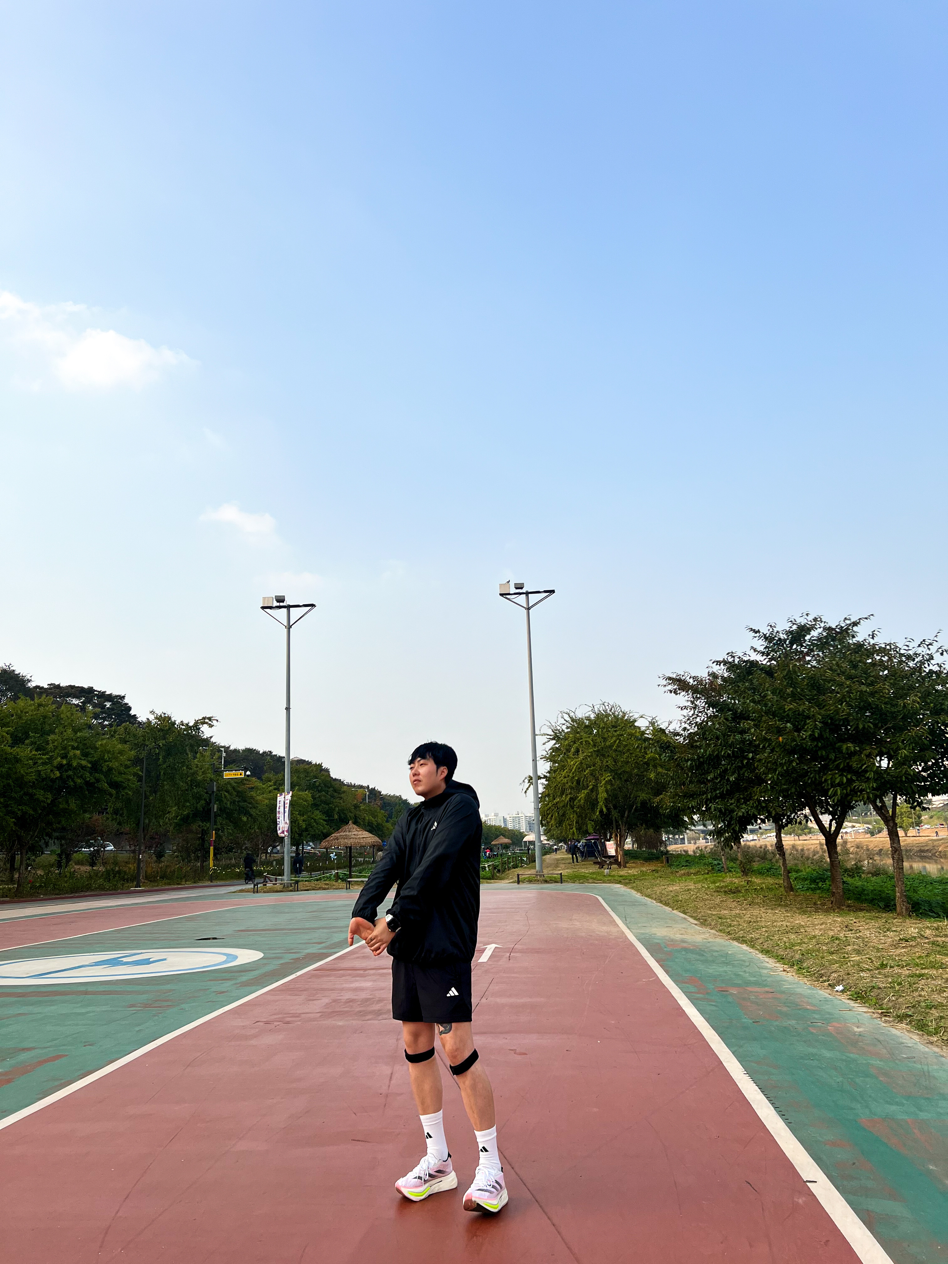 Adidas Adizero Essential Running Split Shorts Black - KR Sizing, Adidas Running Belt Black 착용 스타일 - 1