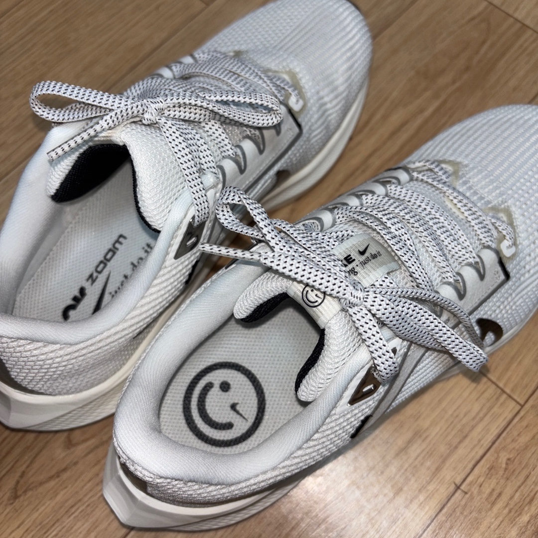(W) Nike Air Zoom Pegasus 40 Sail Coconut Milk 착용 스타일