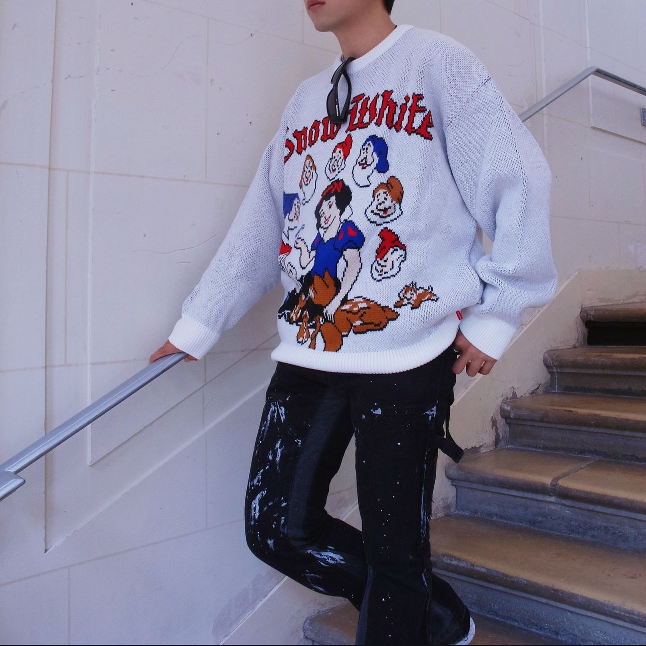 Supreme Snow White Sweater White - 24FW 착용 스타일