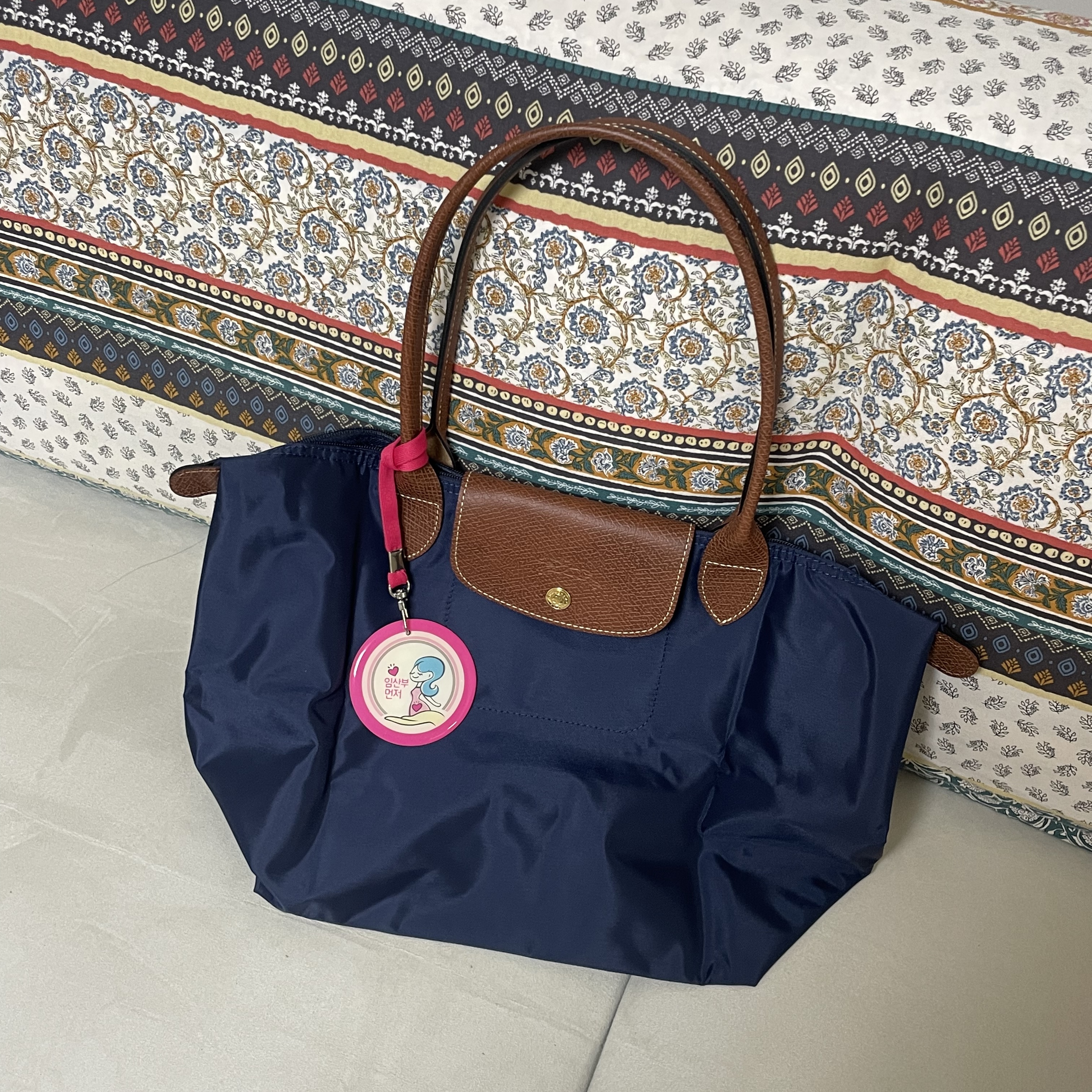 Longchamp Le Pliage Original Tote Bag M Navy 착용 스타일
