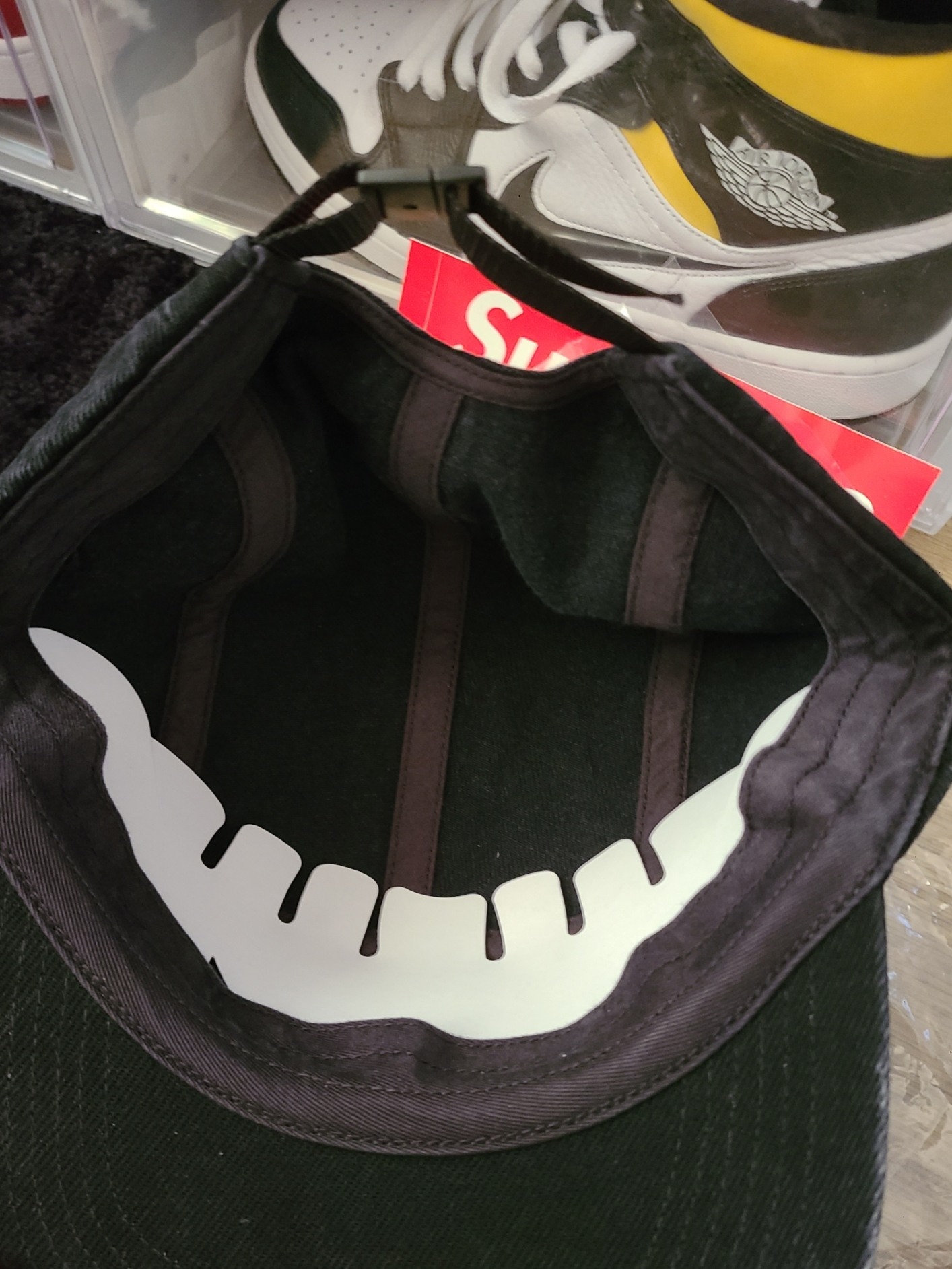 Supreme Denim Camp Cap Black - 24FW 착용 스타일 - 2