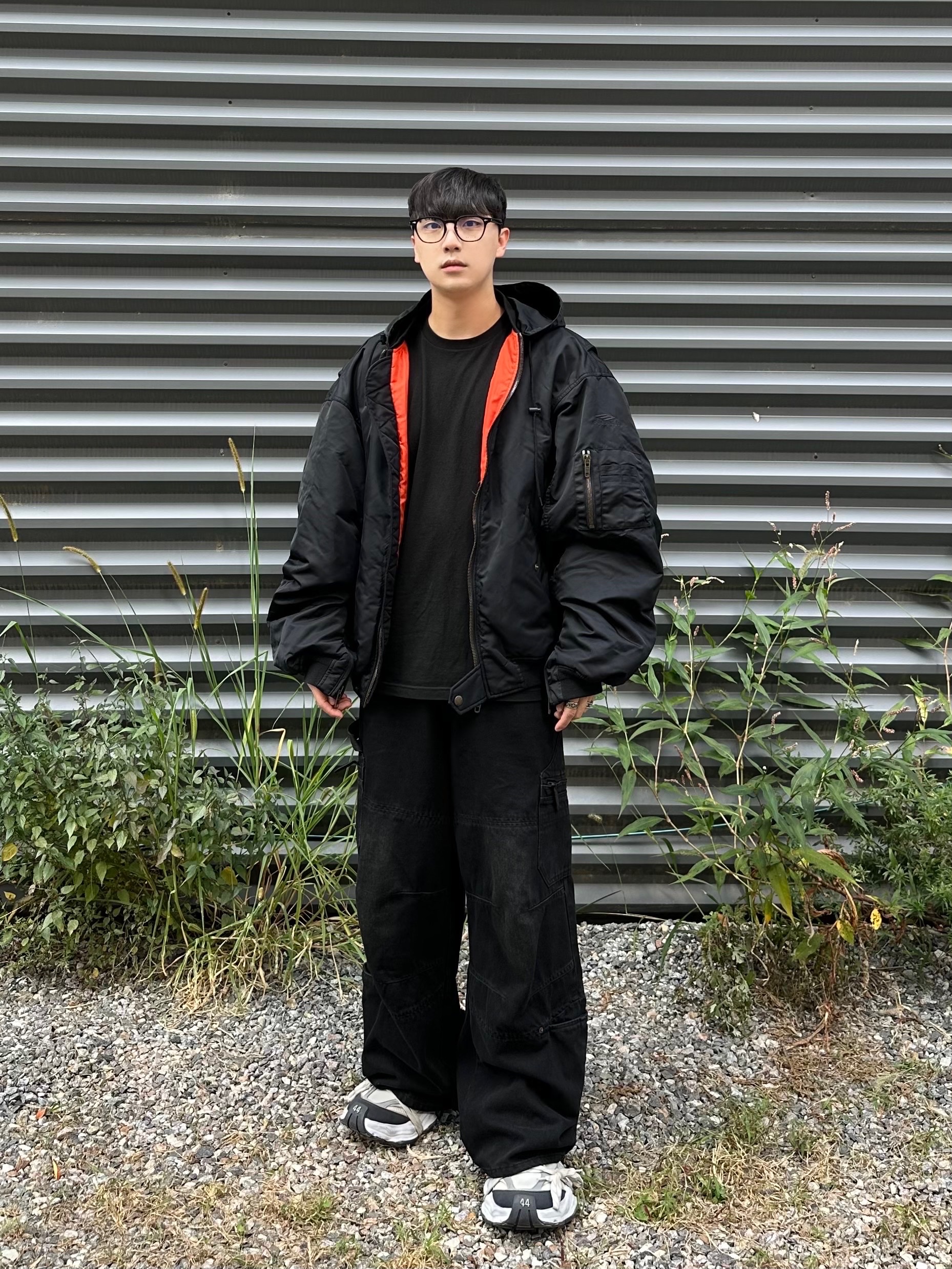 Balenciaga Cargo Sneakers White Grey 착용 스타일 - 2