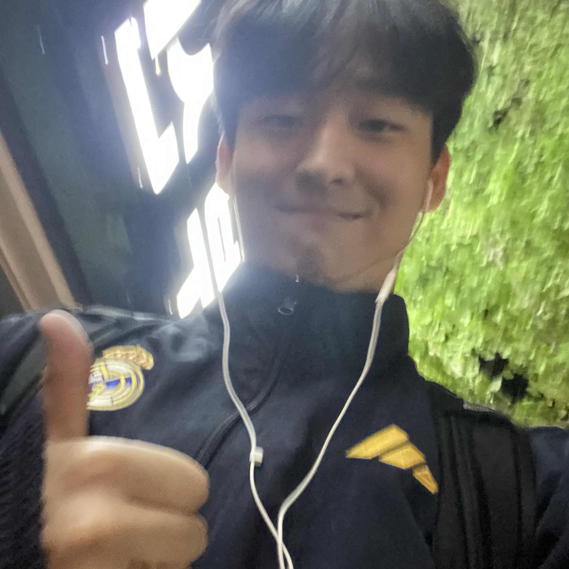 Adidas Real Madrid Anthem Jacket Legend Ink - US Sizing 착용 스타일