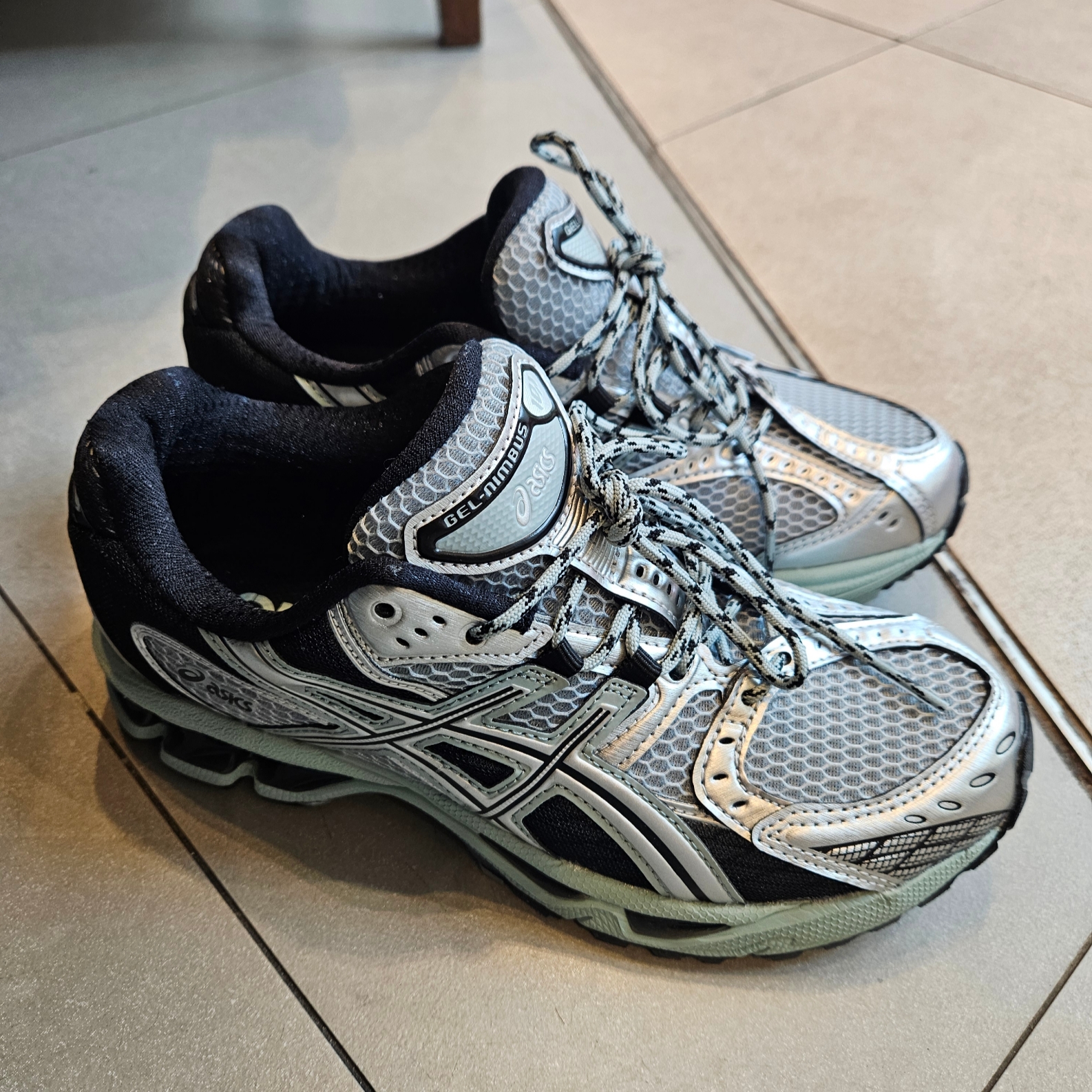 Asics Gel-Nimbus 10.1 Ocean Haze Pure Silver 착용 스타일