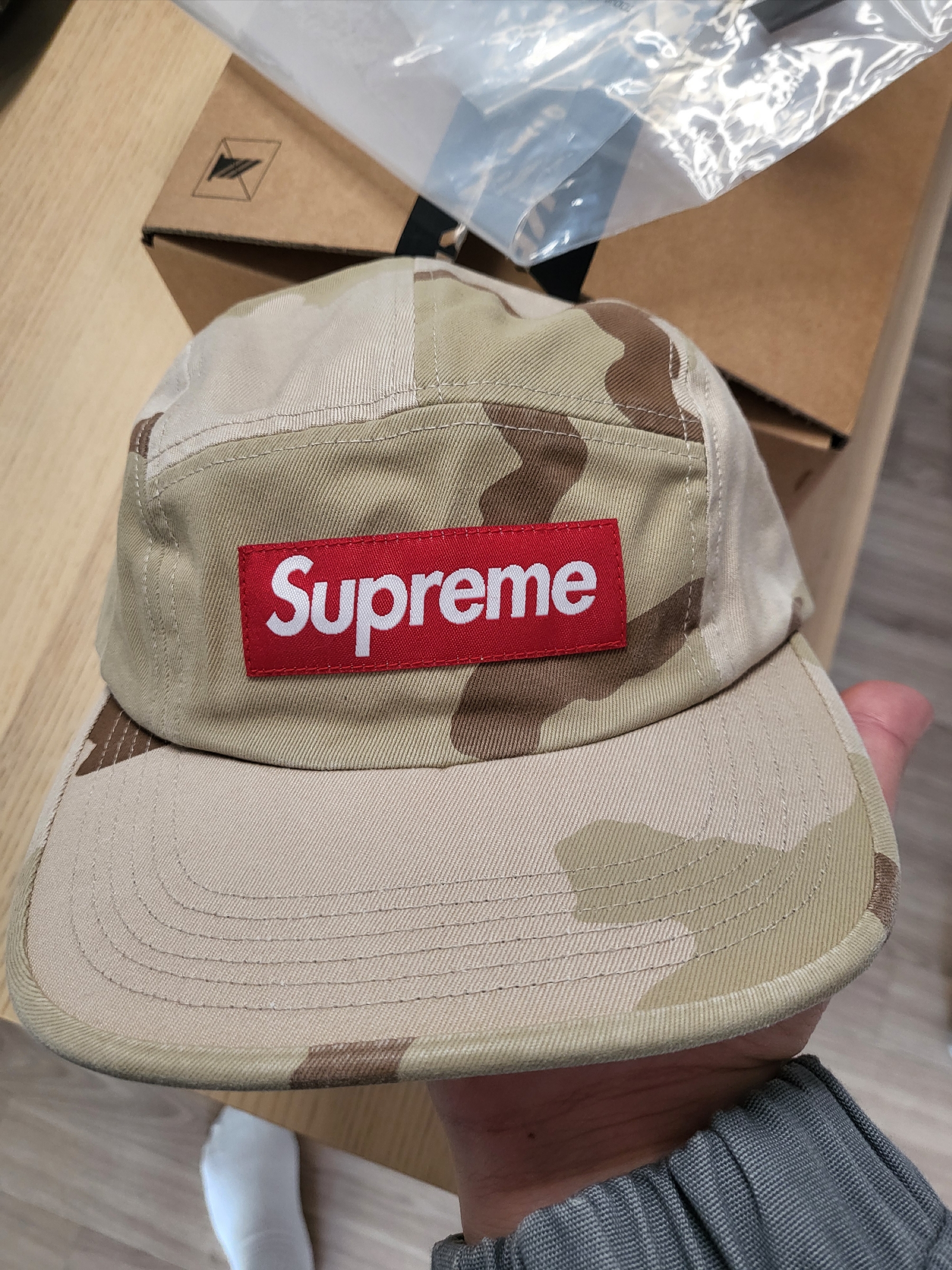 Supreme Washed Chino Twill Camp Cap Desert Camo - 24SS 착용 스타일