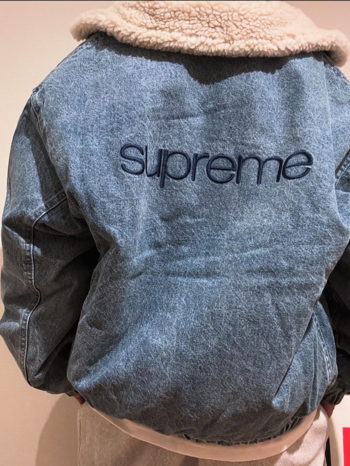 Supreme Faux Shearling Lined Bomber Jacket Denim - 24FW 착용 스타일 - 4