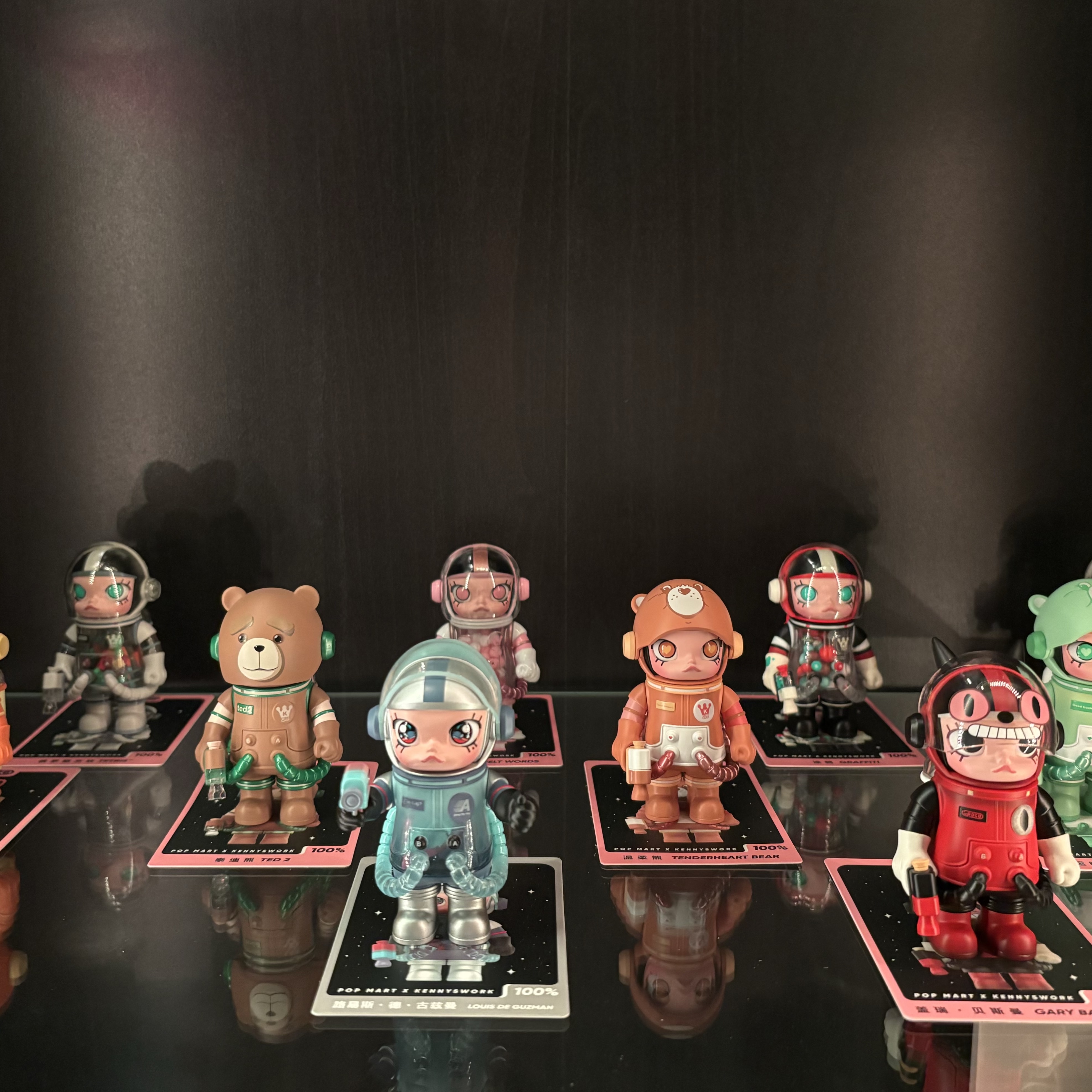 Pop Mart Mega Space Molly Series 3 Sealed Case 100% (9 Blind Boxes) 착용 스타일