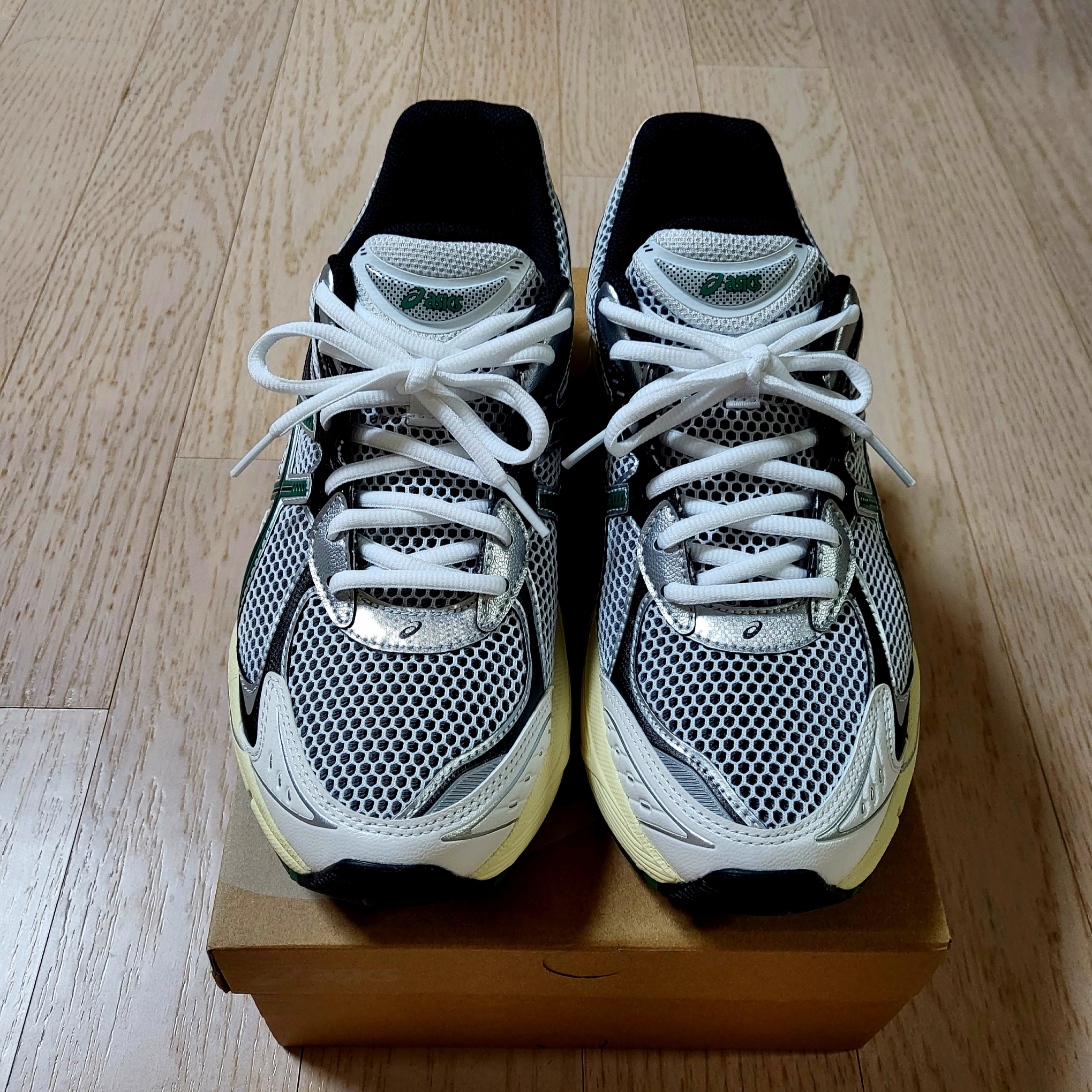 Asics GT-2160 White Jasper Green 착용 스타일 - 3