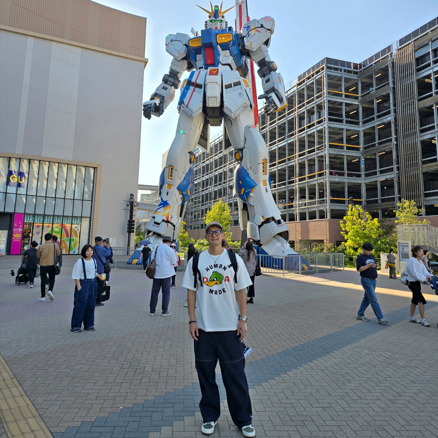 Human Made Graphic T-Shirt #12 White, (W) Jordan 1 x Travis Scott Retro Low OG SP Canary 착용 스타일 - 2