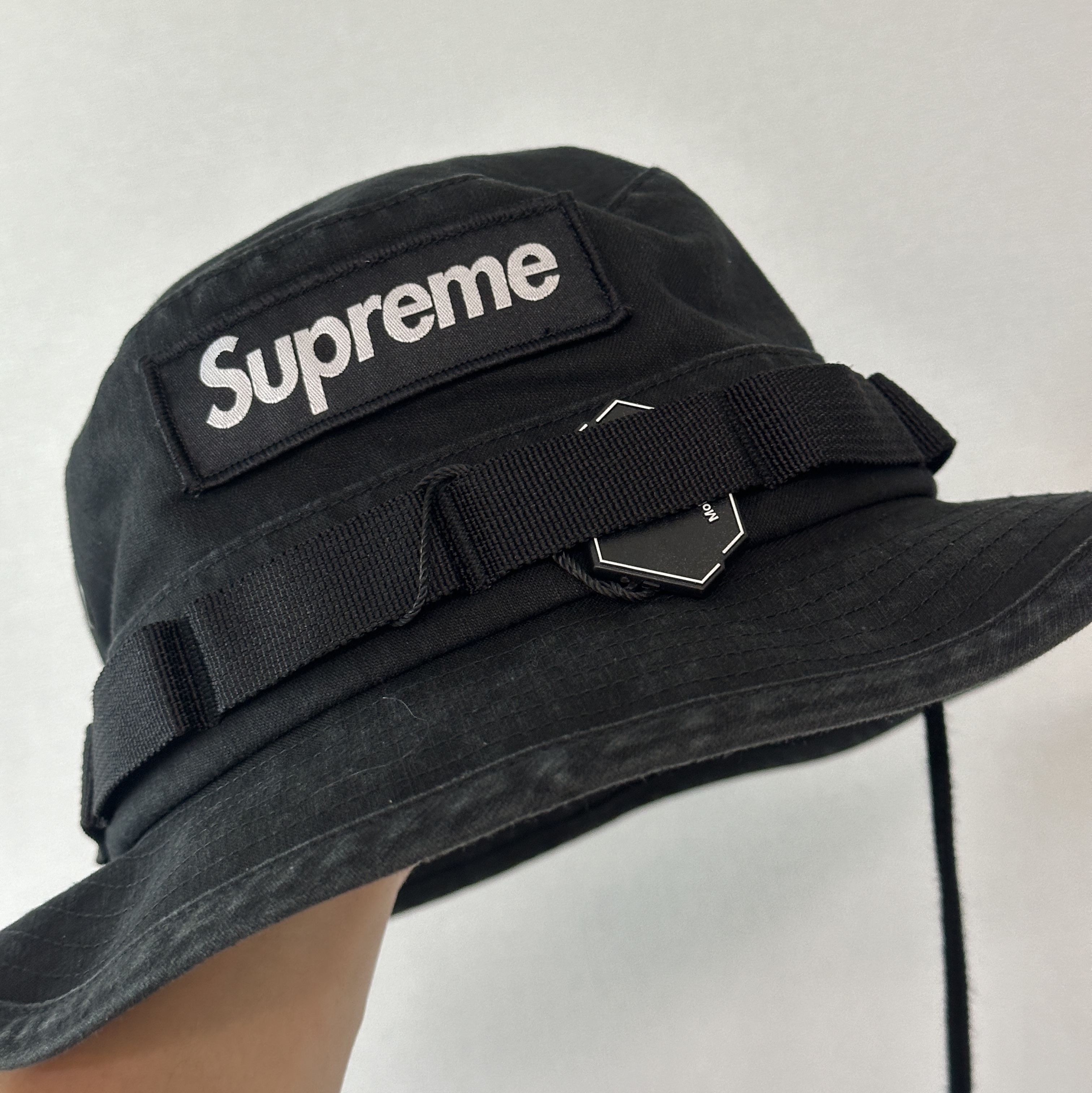 Supreme Military Boonie Black - 24FW 착용 스타일 - 1