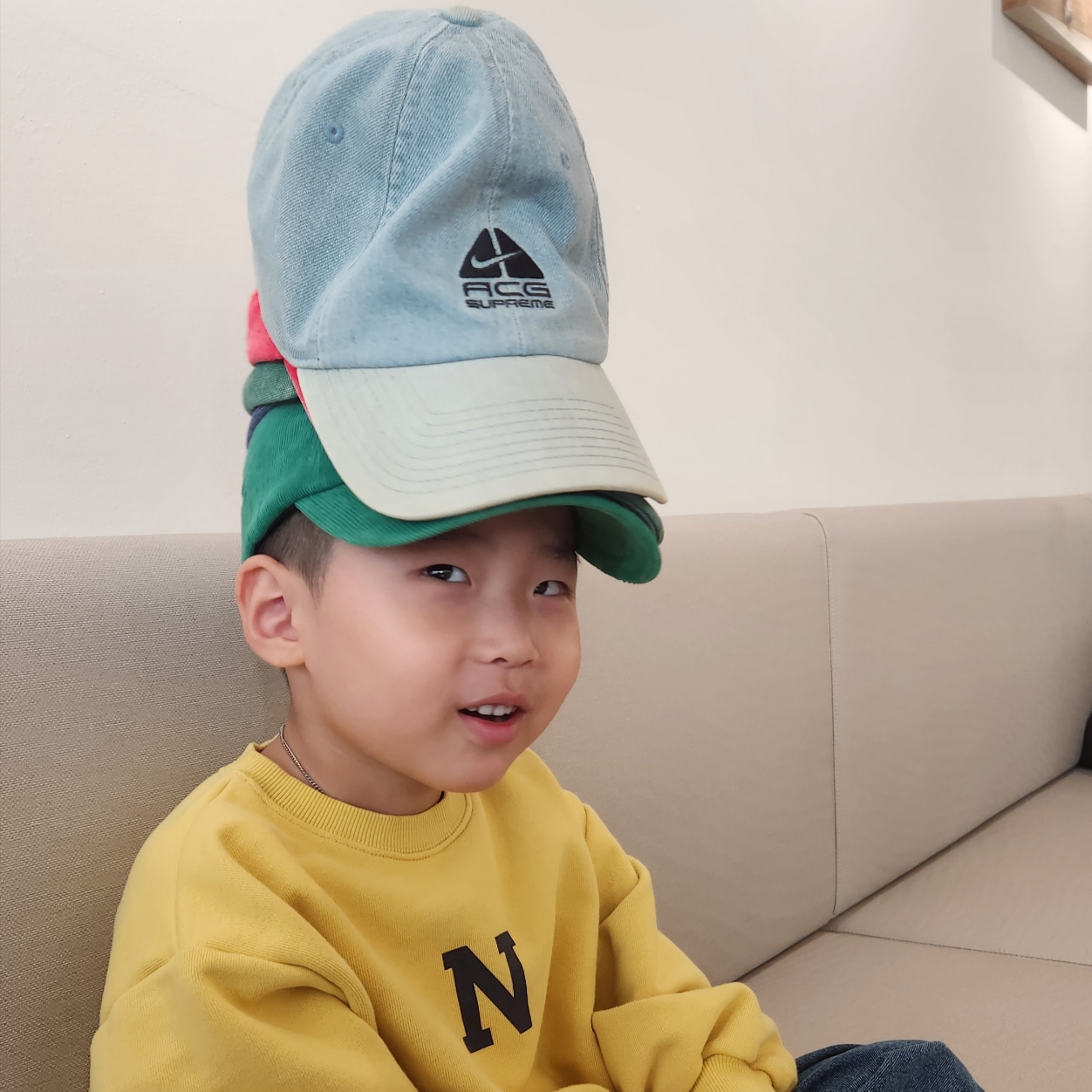 Supreme Pigment S Logo 6-Panel Green - 24FW, Supreme Pigment Canvas S Logo 6-Panel Navy - 23SS 착용 스타일 - 2